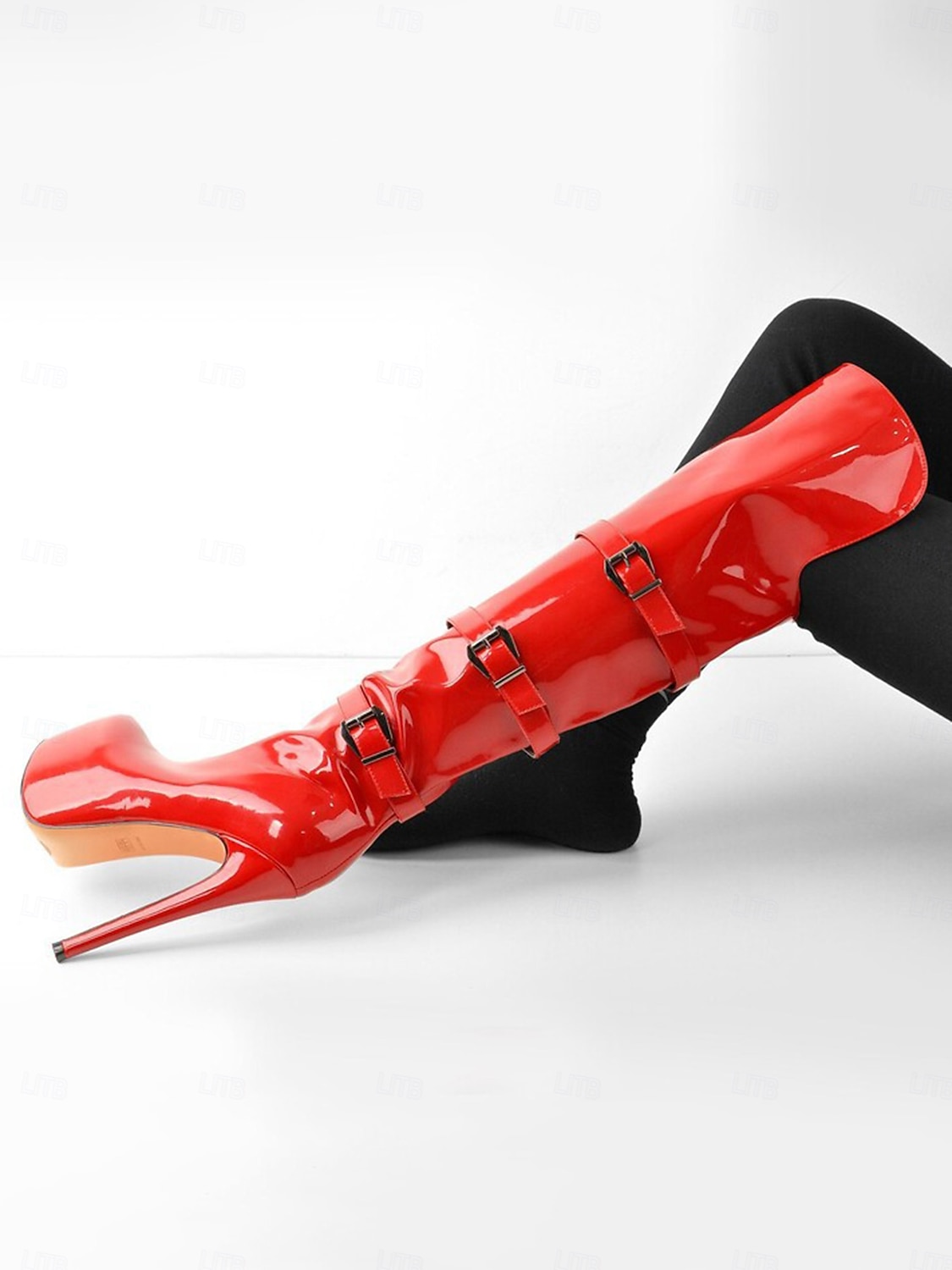 Bottes cuissardes rouges vernies pour femme - bottes de soirée à talons aiguilles ultra hauts avec brides à boucle. &vêtements de club de 2026 ? $99.99 –P4