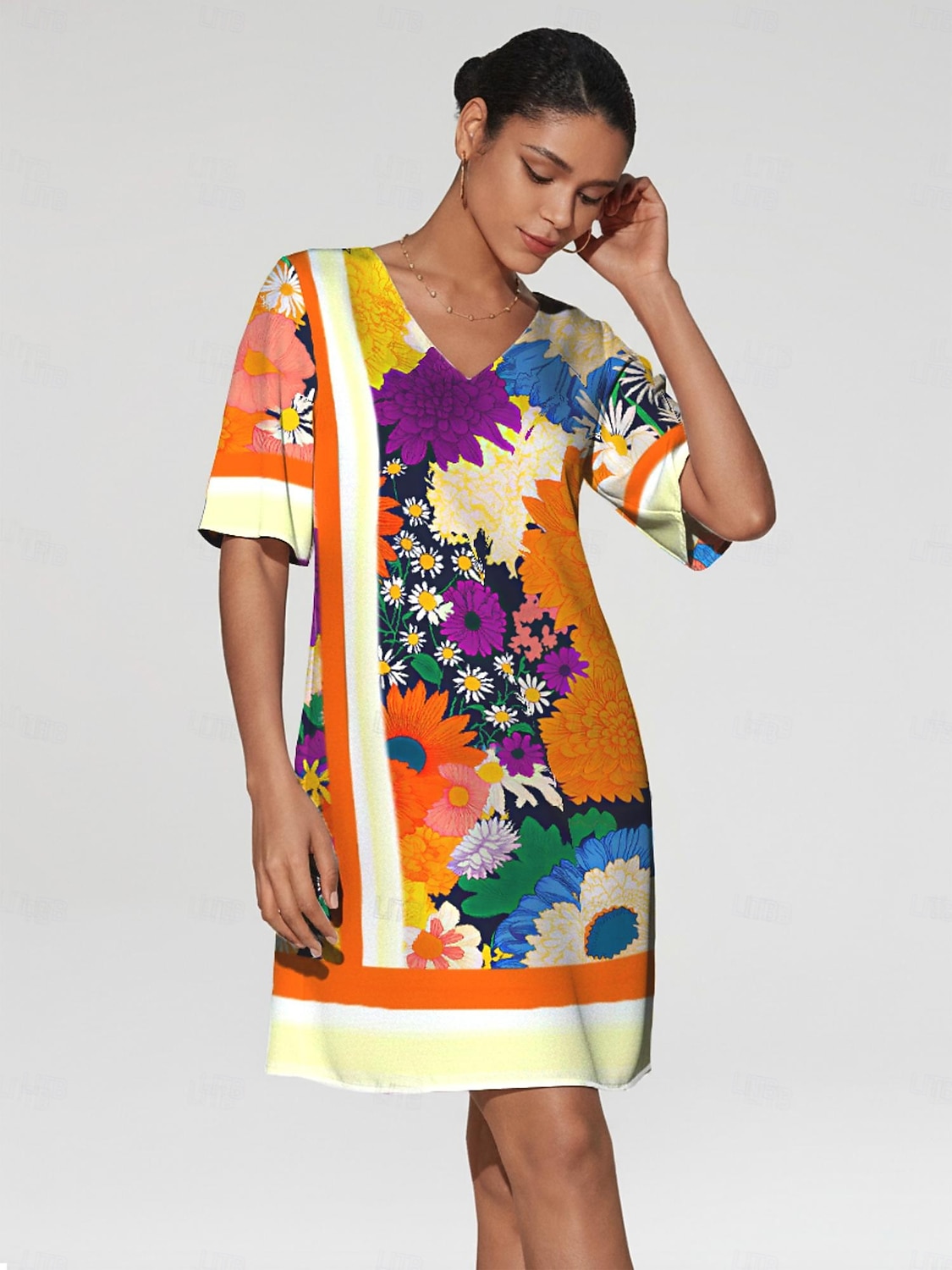 Satijnen midi-jurk met bloemenprint, geschikt voor op reis of vakantie. 2026 - $79.99 –P1