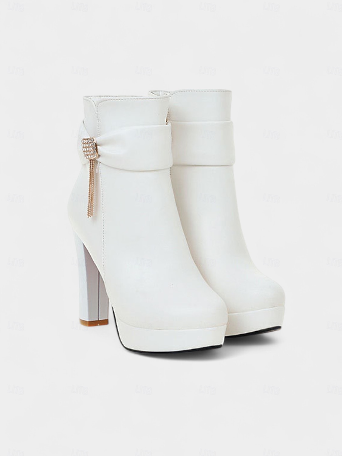 2026年 ラインストーンのディテールが施されたレディースのブラックアンクルブーツ。フォーマルなシーン、パーティー、夜のお出かけにぴったりのシックなイブニングスタイルのプラットフォームブーツ。  コレクション – $59.99 –P6