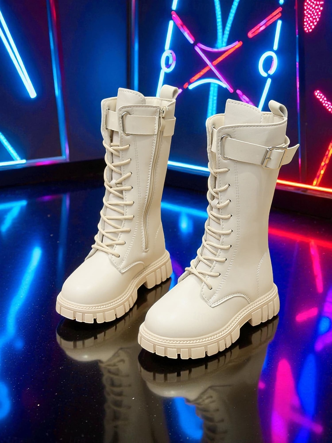 Buty dla dzieci w stylu koreańskiej gwiazdy popu inspirowane idolką - białe skórzane buty bojowe z paskiem na klamrę, idealne na występy, imprezy i do modnych stylizacji 2026 - $42.99 –P2