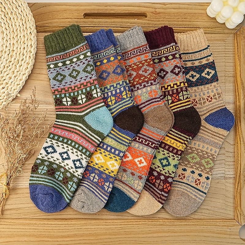 2026年 男性用 5ペア マルチパック ソックス ランニングソックス カジュアルソックス Multi Color カラー アーガイル柄 バケーション スポーツ 日常 ベーシック 温か生地 秋 冬 ファッション カジュアル  コレクション – $8.49 –P2