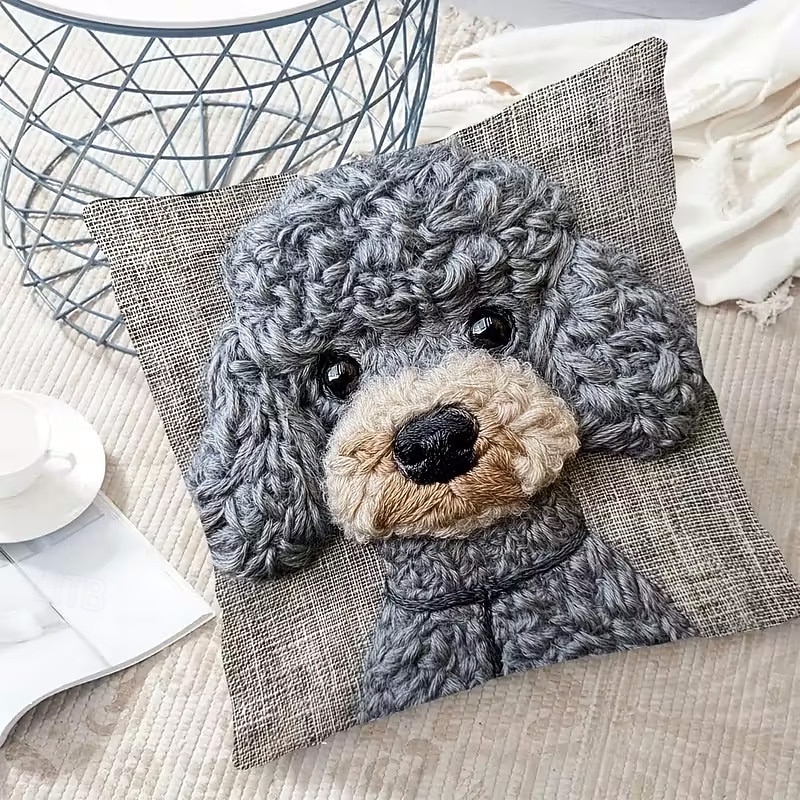 Capa de almofada decorativa cinza com estampa plana 2D de um cachorrinho de pelúcia fofo, em tecido macio de pelúcia curta com bordado falso, ideal para sofá, quarto, sala de estar e decoração de móveis. de 2026 por $7.99 –P2