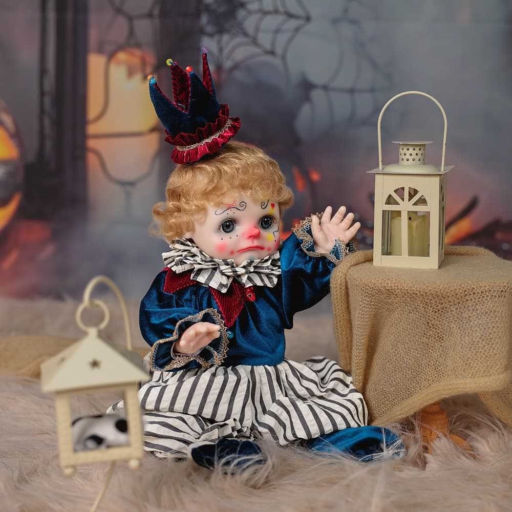 Poupées Filles Clown Reborn de 18 Pouces avec Cheveux Bouclés Chapeau à Carreaux Costume de Clown et Mini Tambour Poupées pour Filles de 5 Ans Cadeau de Noël pour Parents et Collectionneurs de 2025 ? $147.99 –P9