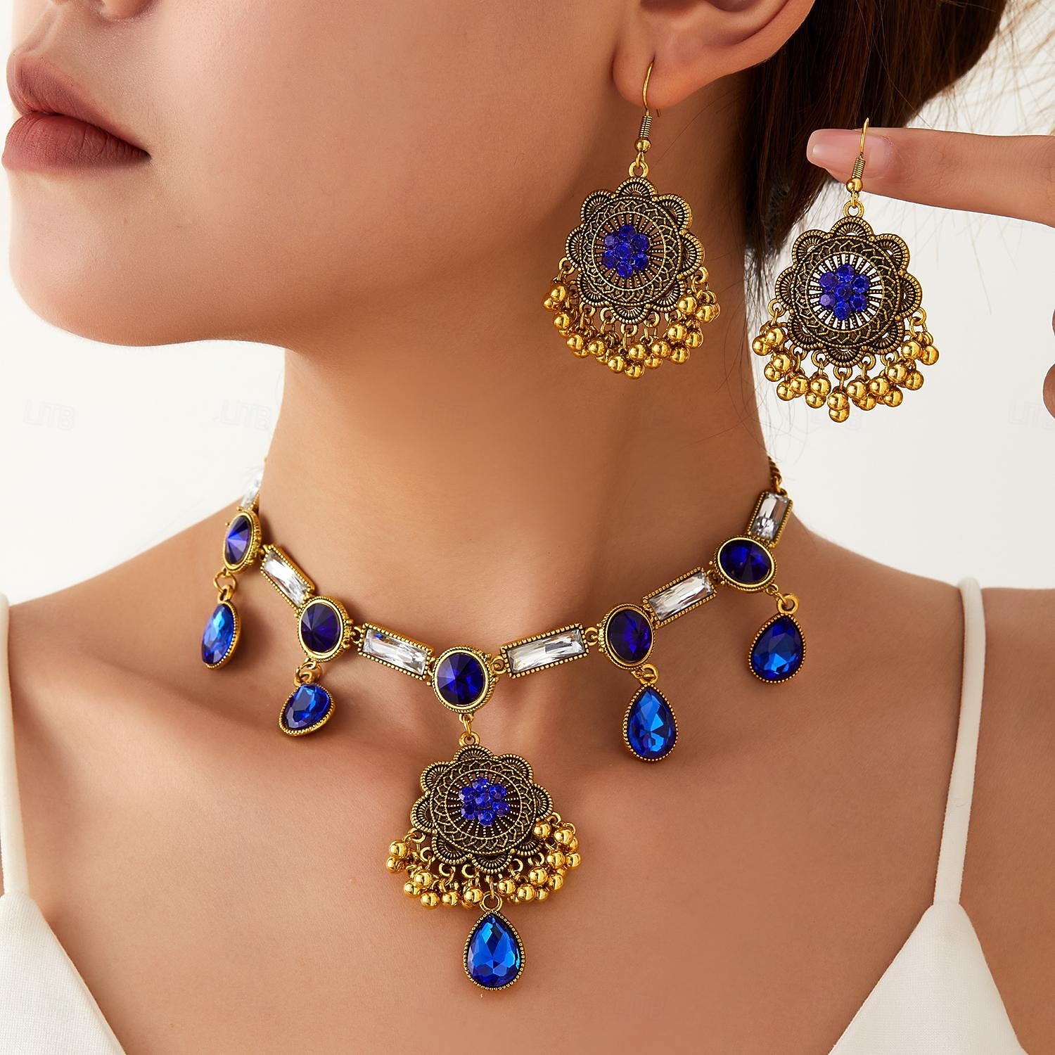 Parure traditionnelle indienne de collier et boucles d'oreilles ornée de pierres précieuses colorées et de perles - bijoux de mariée et de fête de 2025 ? $18.99 –P1