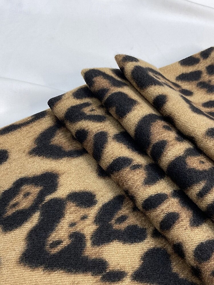 Dámská šála s leopardím vzorem – měkká a pohodlná polyesterová tkanina, dostupná v několika barvách, ideální pro běžné nošení i v zimě. 2026 - $14.99 –P7