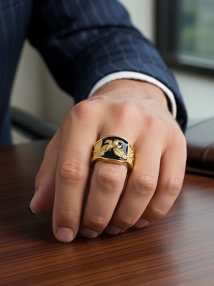 herenring van roestvrij staal met adelaarsmotief, zwart geëmailleerd ontwerp met gouden en zilveren afwerking, modieuze statementring, perfect voor casual of formele gelegenheden 2026 - $11.99 –P1