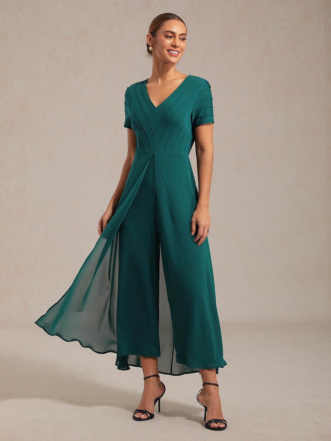 Combinaison femme vert foncé col V design à panneaux imitation deux pièces fluide aspect transparent tissu extensible destination mariage invité printemps été automne de 2025 ? $114.99 –P2