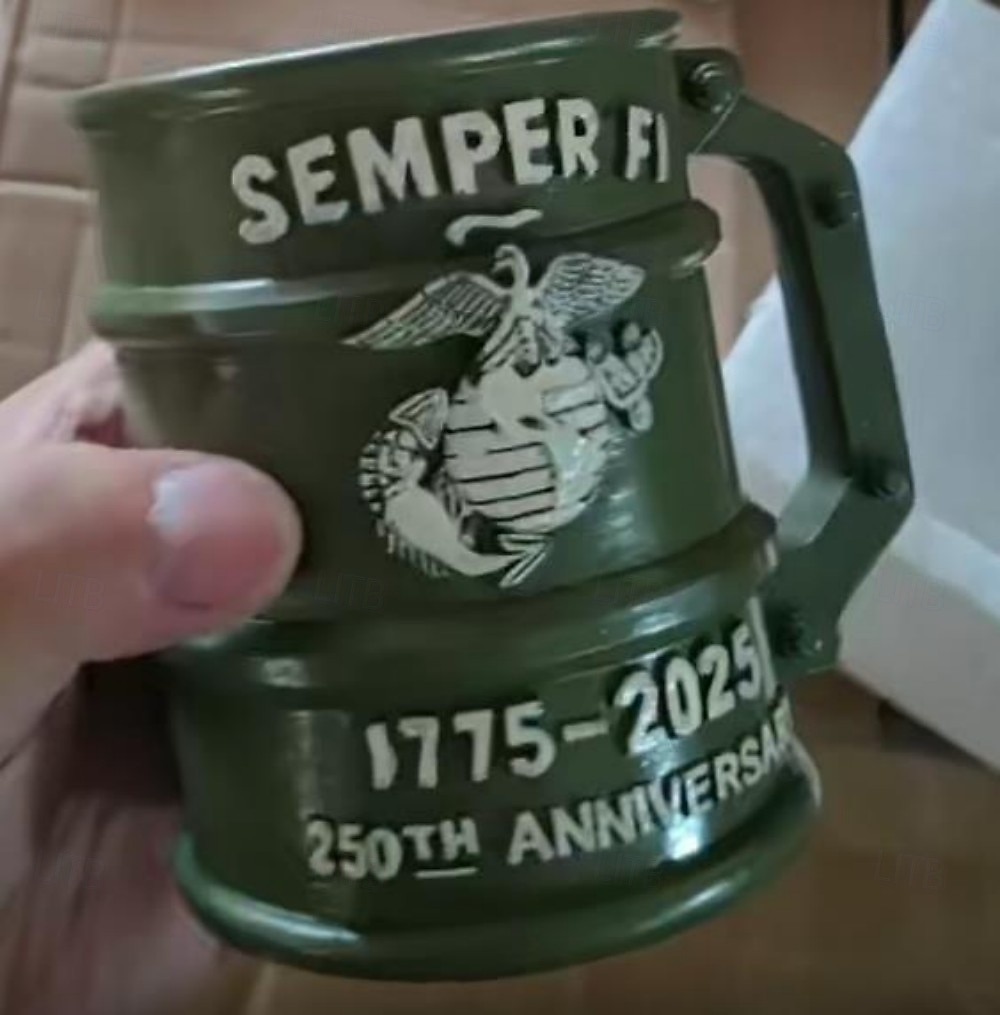 Handgjord 250-årsjubileumsmugg med oljefat i harts, militär minneskaffekopp, patriotisk gåva, samlargåva från veteraner, unik barutrustning för hemmet, kontoret eller man cave 2026 - $25.99 –P3
