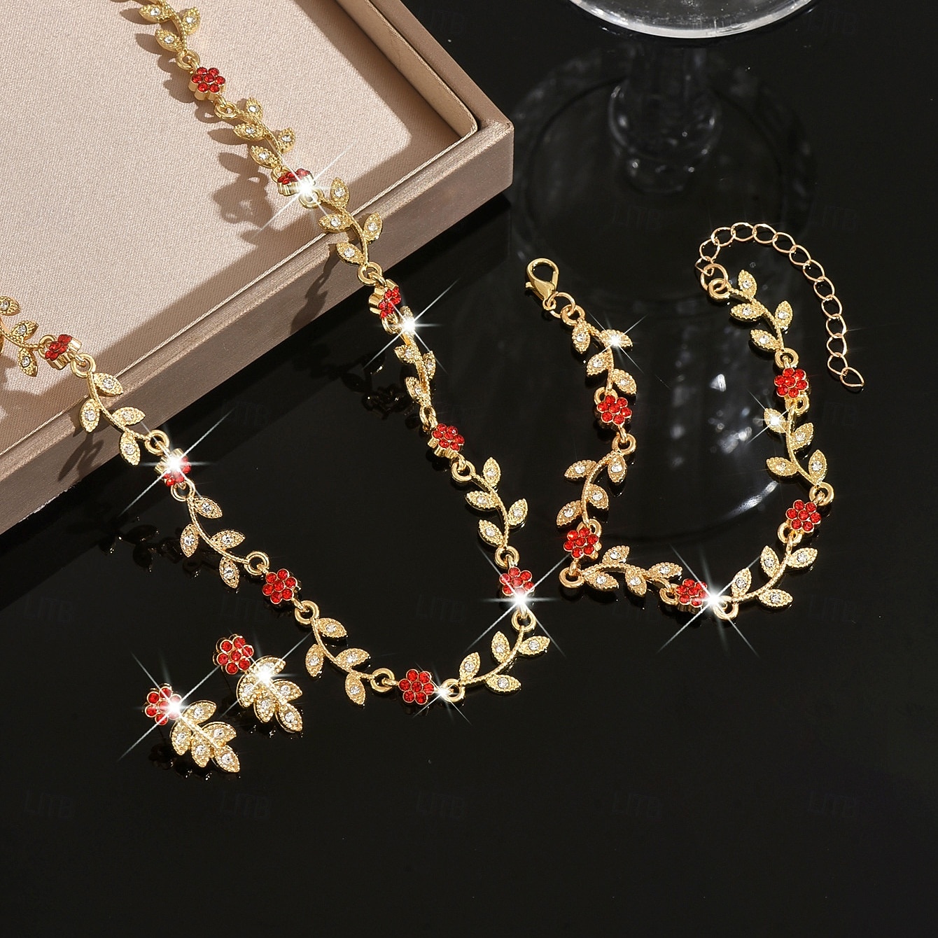 kvinners gullblad &rødt krystallsmykkesett - delikat halskjede, dråpeøreringer &matchende armbånd, romantisk blomstertilbehør til fester, bryllup &spesielle arrangementer 2026 - $19.99 –P2