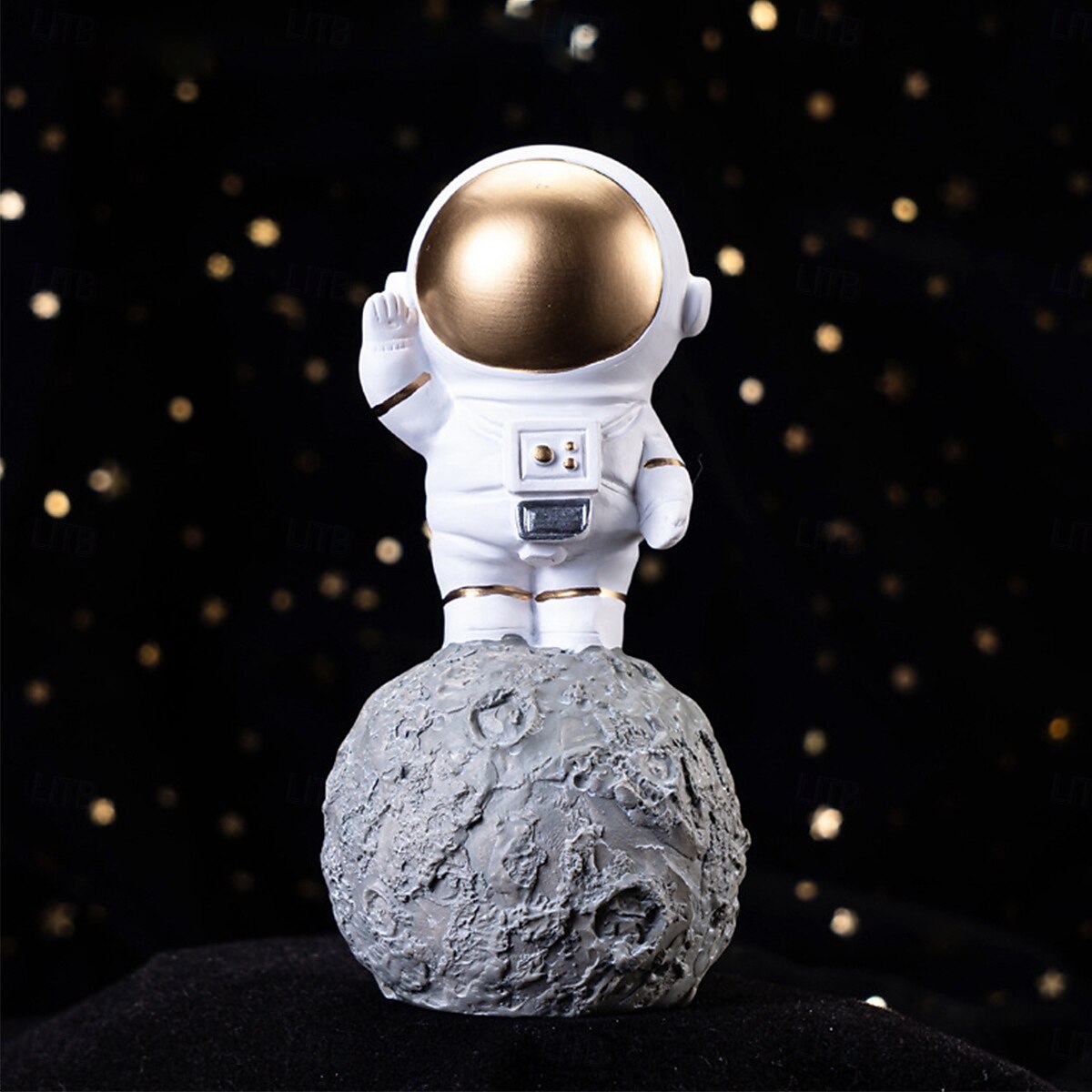 1PC Cute Astronaut Station Moon-shaped Decorative Small Ornaments Resin Material Hand-painted Astronaut Shaped Handicrafts Astronaut Shaped Office Desk and Desk Decoration Ornaments 2026 - $9.99 –P1