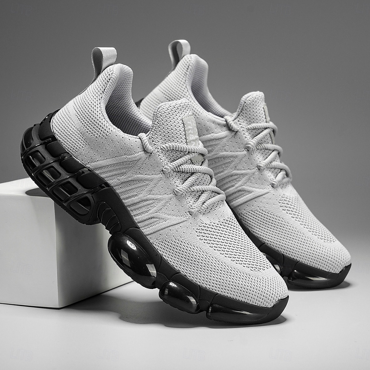 scarpe da corsa rosse da uomo: tomaia in mesh traspirante con cuscino d'aria per una calzata comoda, perfette per lo shopping natalizio e le attività all'aperto del 2026 a $46.99 –P1