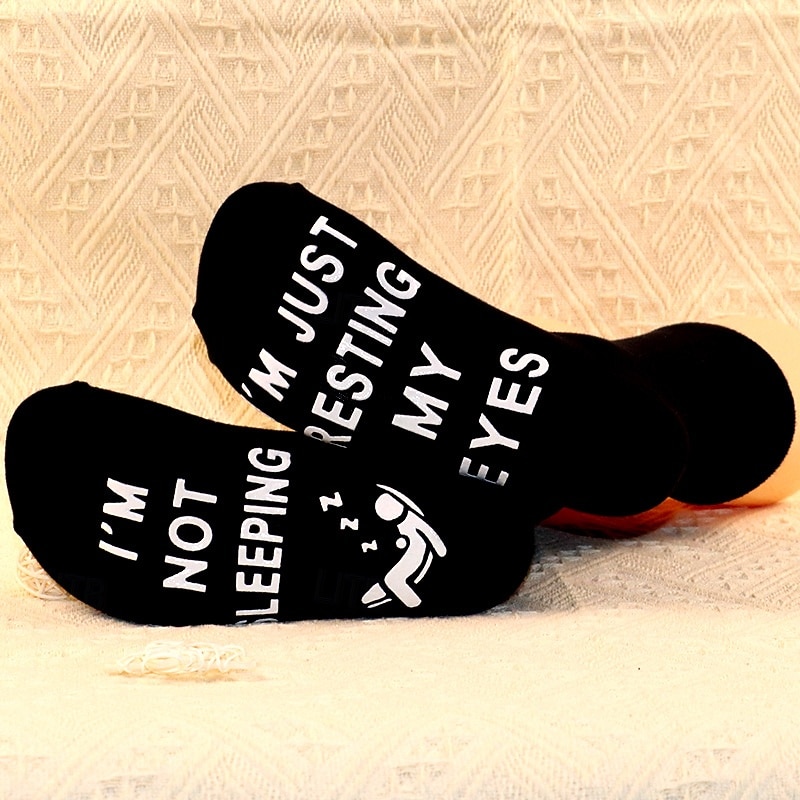 Ich schlafe nicht, ich ruhe nur meine Augen aus. Lustige bedruckte Socken, kuschelige Socken mit originellem Aufdruck für Damen und Herren, bequeme Geschenksocken für Arbeit, Zuhause, Weihnachten, 2026 - $13.49 –P8