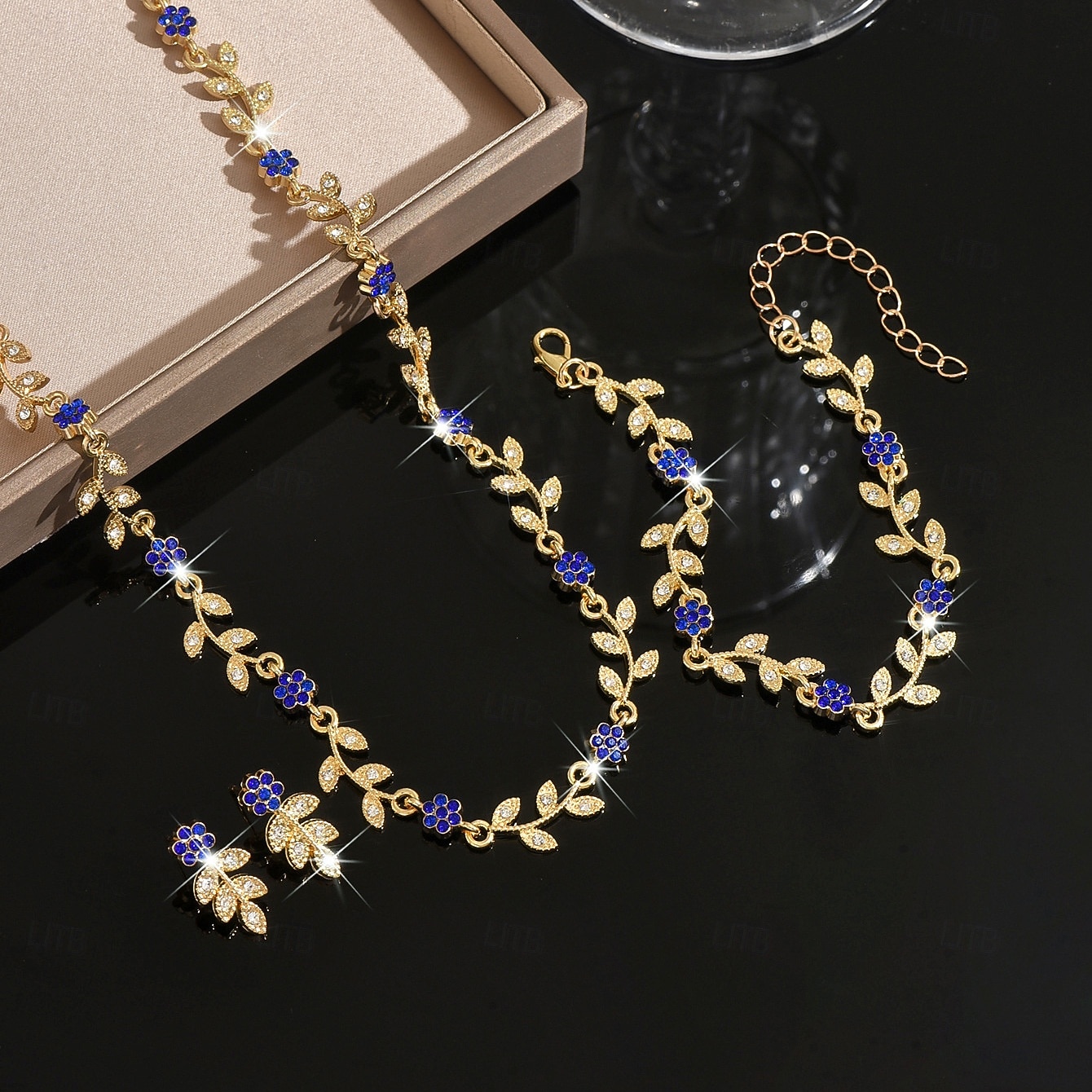 kvinners gullblad &rødt krystallsmykkesett - delikat halskjede, dråpeøreringer &matchende armbånd, romantisk blomstertilbehør til fester, bryllup &spesielle arrangementer 2026 - $19.99 –P3