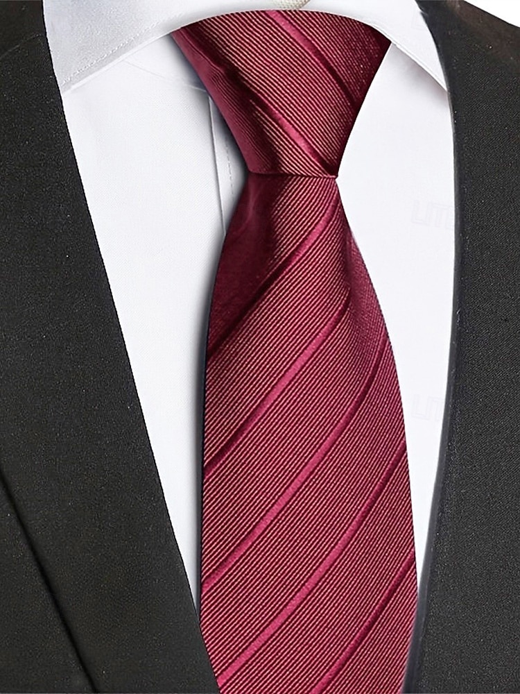 Cravate de Noël en soie pour homme – matière polyester, motif rayé, disponible en plusieurs couleurs – idéale pour les fêtes de fin d'année, les événements formels et les tenues professionnelles. de 2026 ? $11.99 –P4