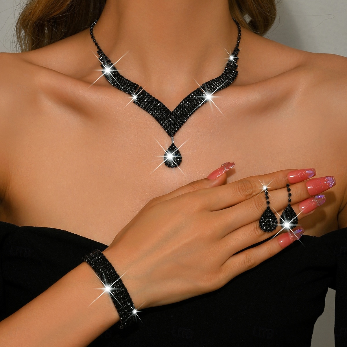 set di gioielli da donna con strass dorati: collana a goccia scintillante, orecchini pendenti &bracciale di cristallo, eleganti accessori di tendenza per le feste &eventi speciali del 2026 a $14.99 –P6
