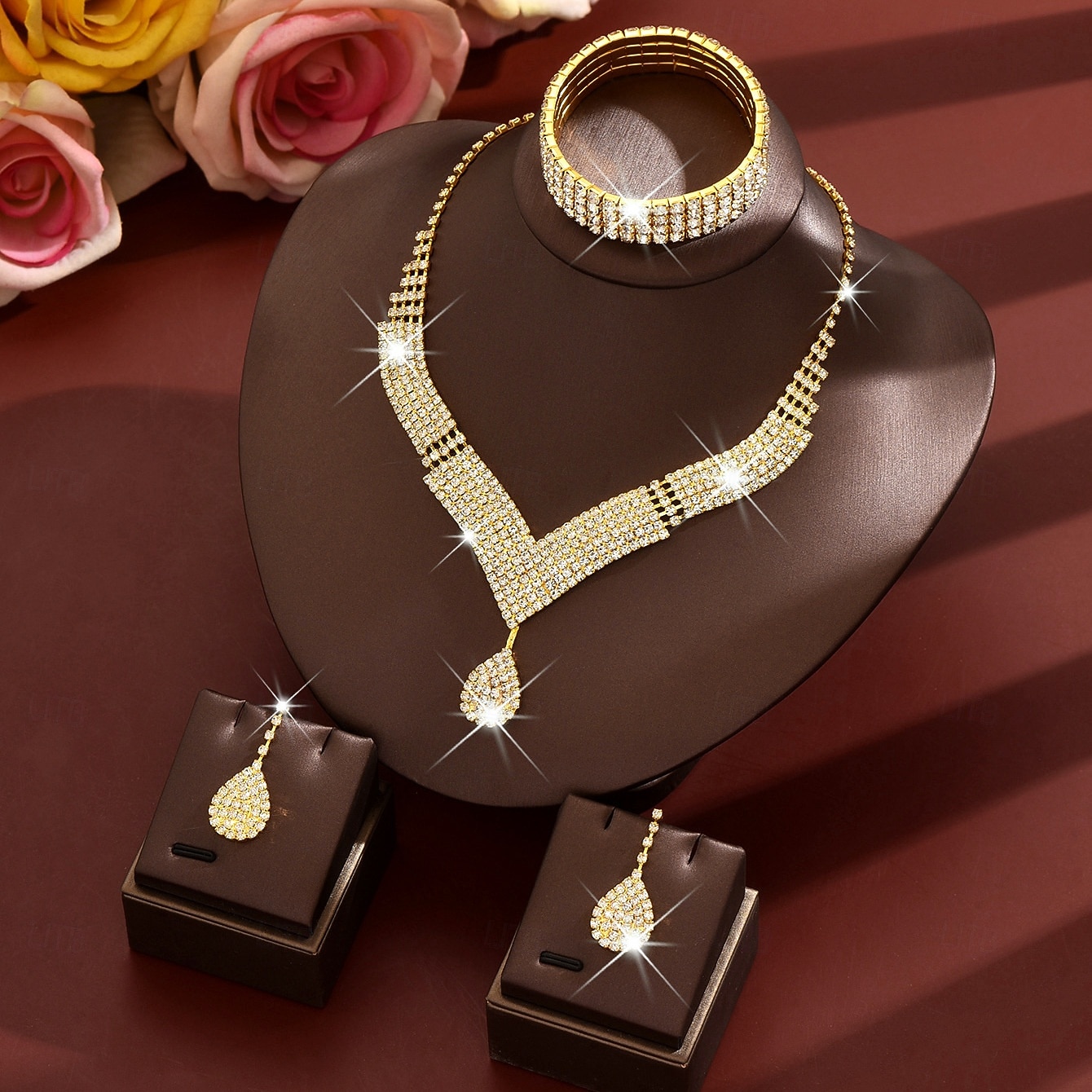 set di gioielli da donna con strass dorati: collana a goccia scintillante, orecchini pendenti &bracciale di cristallo, eleganti accessori di tendenza per le feste &eventi speciali del 2026 a $14.99 –P2