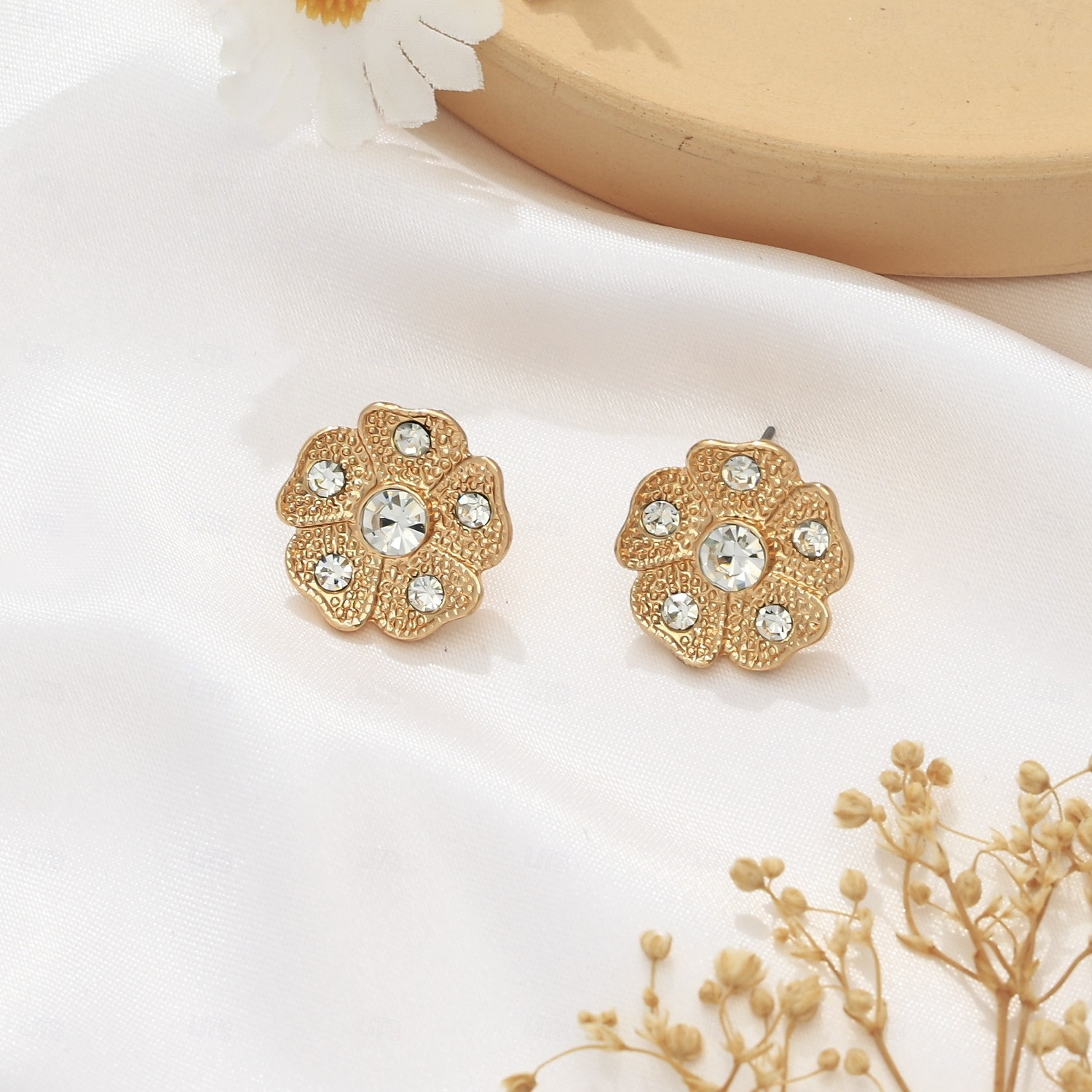 Naisten kullanvärinen kukkakorusetti kristalliyksityiskohdilla - elegantti kaulakoru, rannekoru &korvakorut juhliin, häihin tai iltatilaisuuksiin 2026 - $14.99 –P3