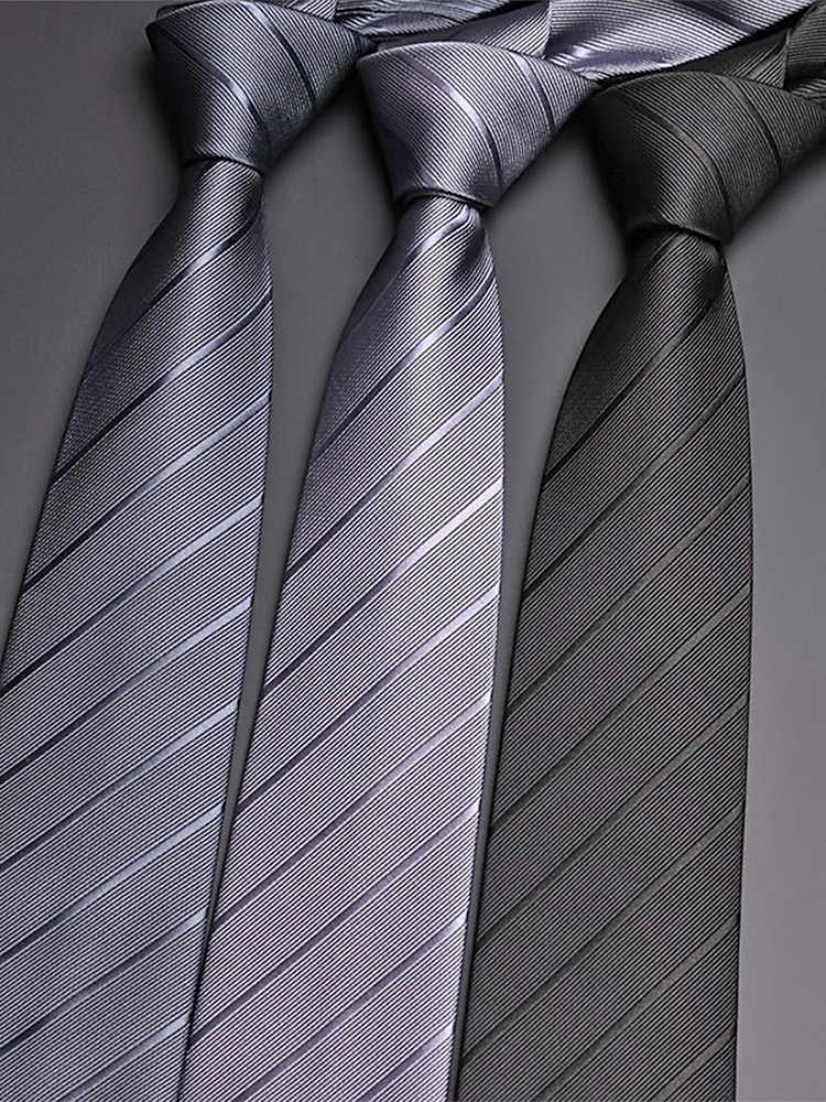 Cravate de Noël en soie pour homme – matière polyester, motif rayé, disponible en plusieurs couleurs – idéale pour les fêtes de fin d'année, les événements formels et les tenues professionnelles. de 2026 ? $11.99 –P7