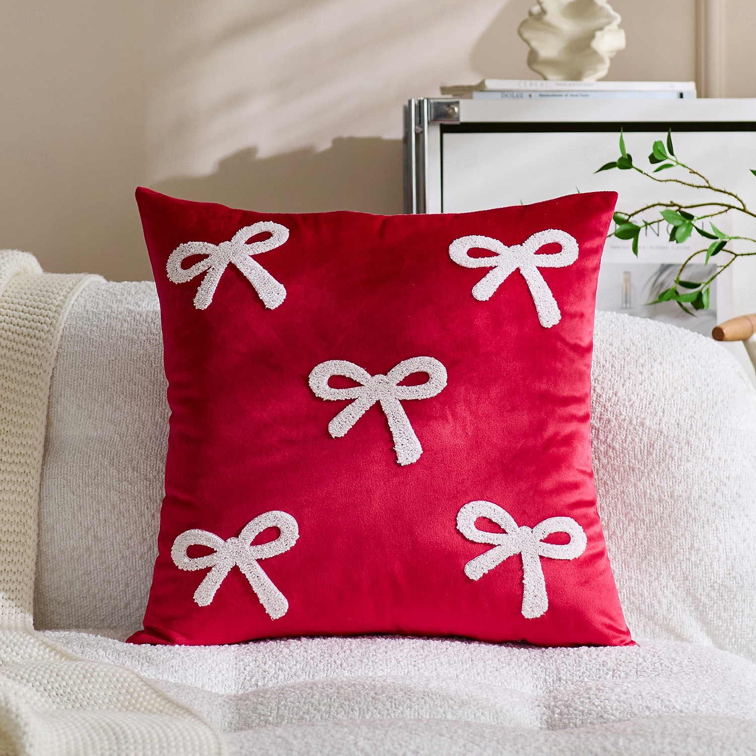Housse de coussin décorative en velours pour la Saint-Valentin, avec un joli nœud papillon, idéale pour le canapé. Style tendance, douce et moelleuse, parfaite pour le salon et la chambre. de 2026 ? $12.99 –P8