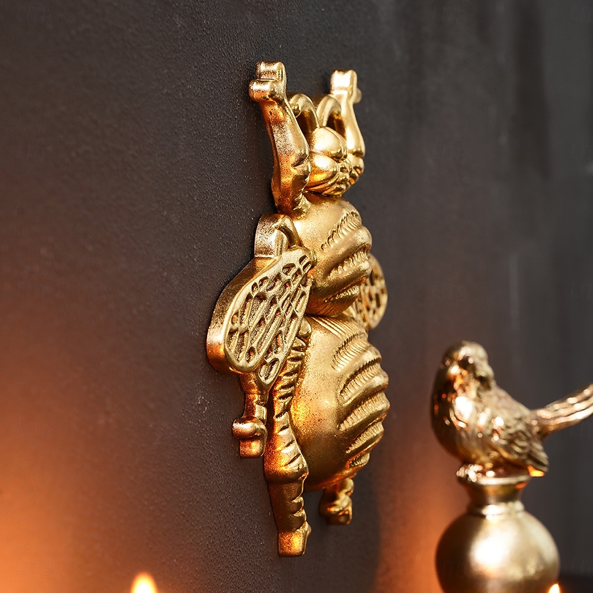 Wanddecoratie van een vliegende bij van hars, een uniek hangend ornament met insectenthema, perfect voor feestdecoratie, kamerdecoratie, woonaccessoires en wanddecoratie met een natuurlijke 2026 - $21.99 –P16