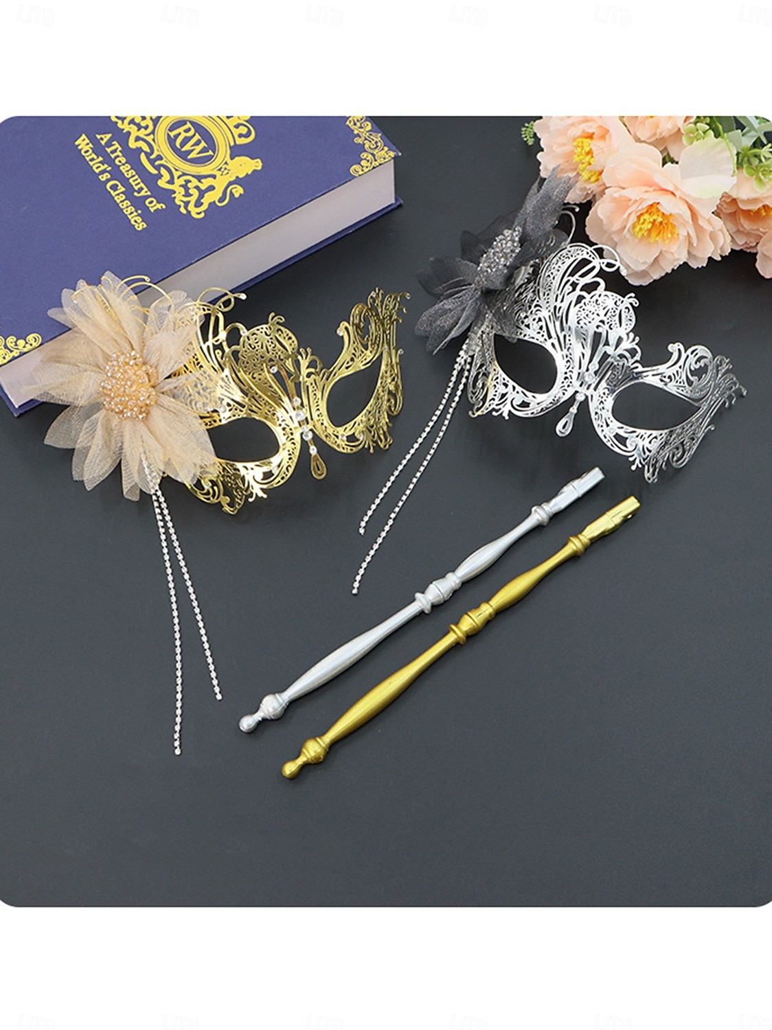 Złota maska do balu maskowego weneckiego z filigranem i ozdobnym kwiatem – elegancki dodatek do kostiumu weneckiego na imprezy i bale 2026 - $24.99 –P4