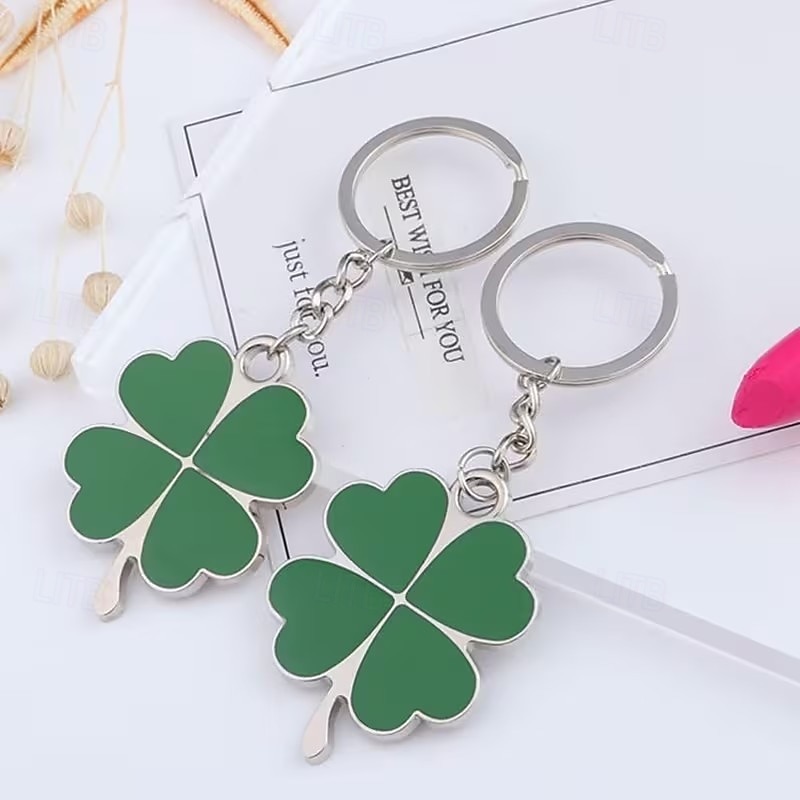 10 Stück Glücksklee-Schlüsselanhänger zum St. Patrick's Day, grüne Kleeblatt-Schlüsselringe aus Edelstahl, verschiedene Ausführungen, perfekte Gastgeschenke &Geschenke 2026 - $16.99 –P3