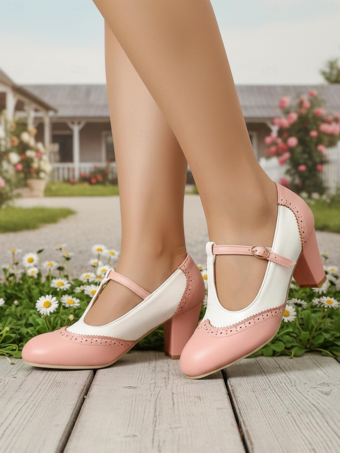 scarpe con tacco a T da donna in stile retrò anni '50, marroni e bianche, con dettagli brogue e chiusura con fibbia: scarpe mary jane vintage per ufficio, feste in giardino ed eventi a tema retrò del 2026 a $46.99 –P3
