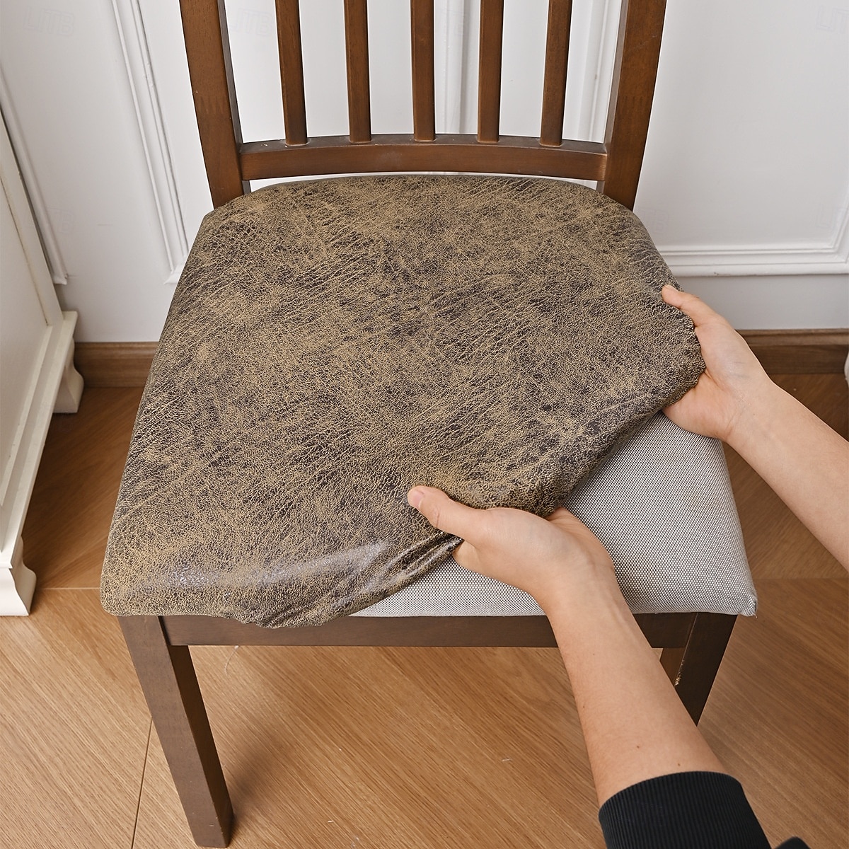 Elastische, wasserdichte Stuhlhussen (1/4/6er-Pack), staubdicht und kratzfest, universeller Stuhlschutz, strapazierfähiger und stilvoller Sitzbezug für Esszimmerstühle und Hocker. 2026 - $8.49 –P7