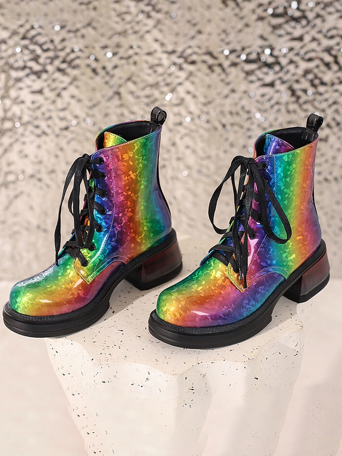 Kvinnelige Mardi Gras regnbue snøres korte støvler - livlige festlige fottøy fargerik festivalstil komfortable blokkhæl støvler kostymer og feiringer 2026 - $64.99 –P4