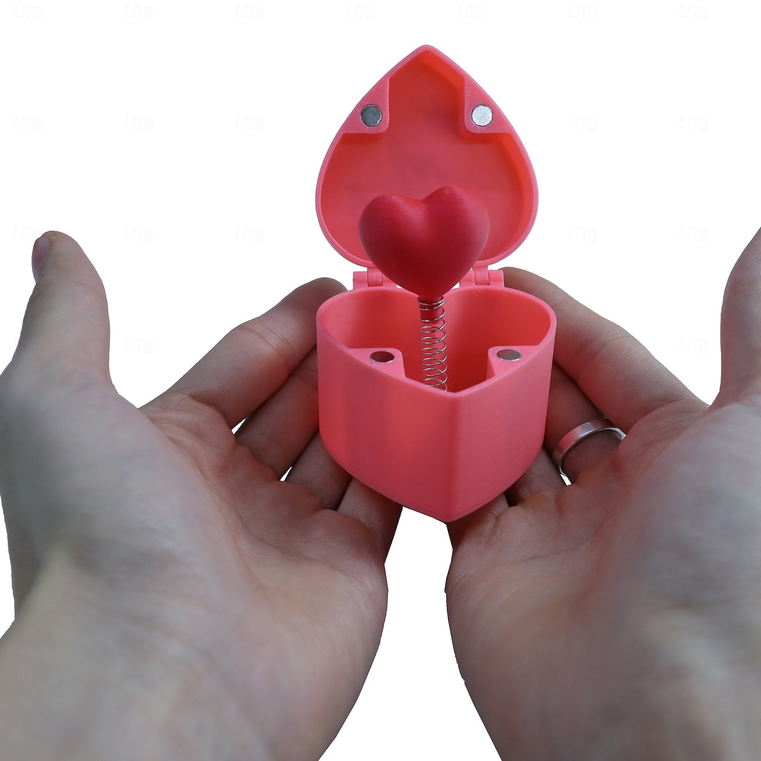 hjerteformet overraskelsesspøkeboks med hemmelig rom &overraskelsesmekanisme - romantisk nyhetsgave til valentinsdagen, fester, vitser - roseboks for frierier, unnskyldninger, arrangementer 2026 - CAD $18.99 –P11