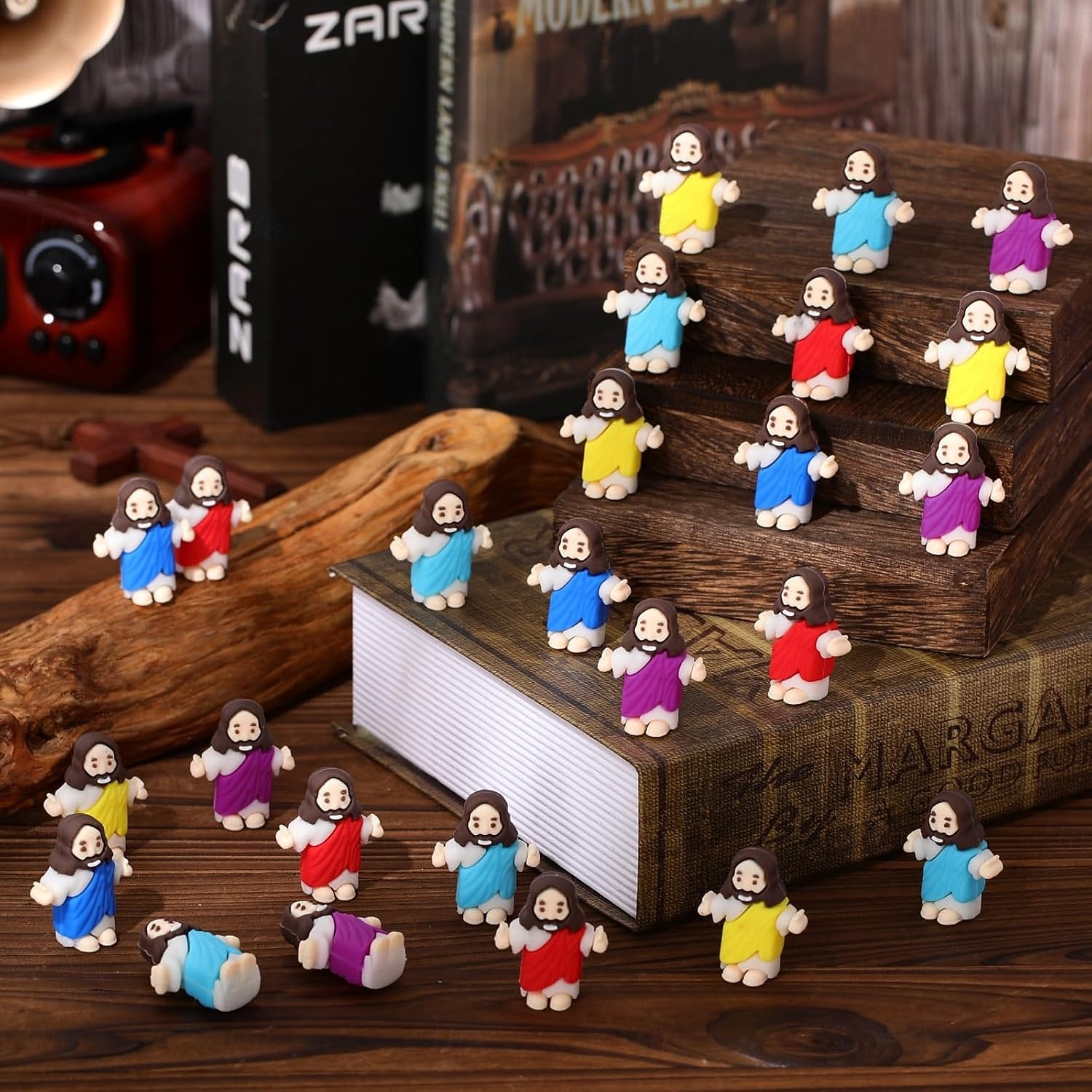 Lot de 50/100 petites figurines de Jésus, mini-figurines de Jésus en vrac, cadeau de Pâques, petites statues pour garnir les œufs de Pâques, figurines miniatures multicolores de Jésus à cacher de 2026 ? $21.99 –P3