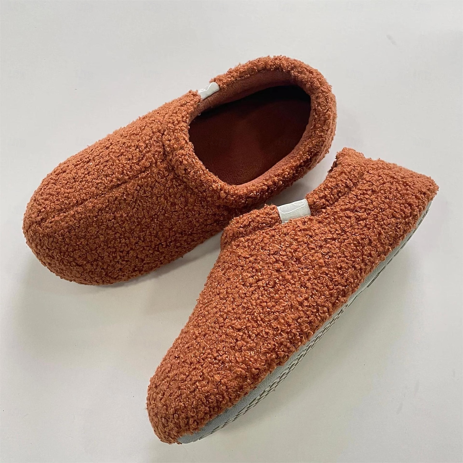 Pantufas de pelúcia macias com calcanhar totalmente fechado, antiderrapantes e silenciosas, para uso doméstico, para homens, mulheres e casais. de 2026 por $21.99 –P3