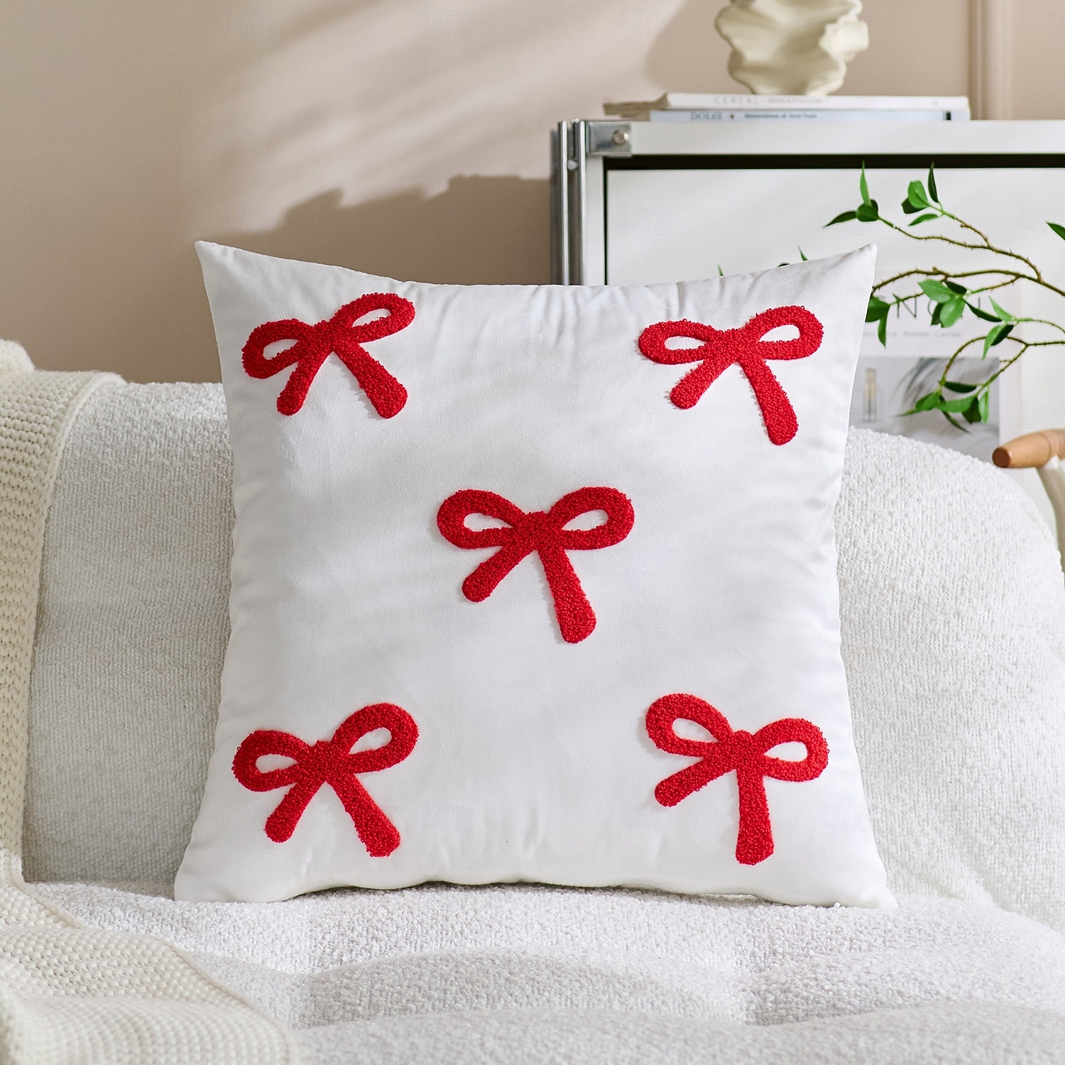 Housse de coussin décorative en velours pour la Saint-Valentin, avec un joli nœud papillon, idéale pour le canapé. Style tendance, douce et moelleuse, parfaite pour le salon et la chambre. de 2026 ? $12.99 –P3