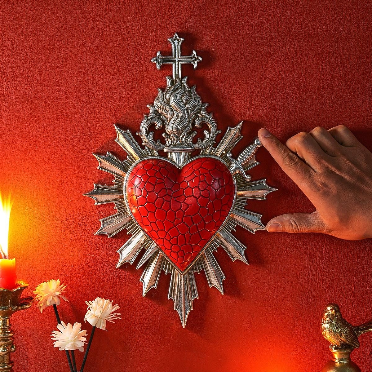 לב קדוש עם חץ לוהט לקישוט קיר, קישוט תלייה דתי בעבודת יד משרף, קישוט קיר רקע בסגנון אירופאי לבית, מלון &אבזרי צילום 2026 - $32.99 –P11