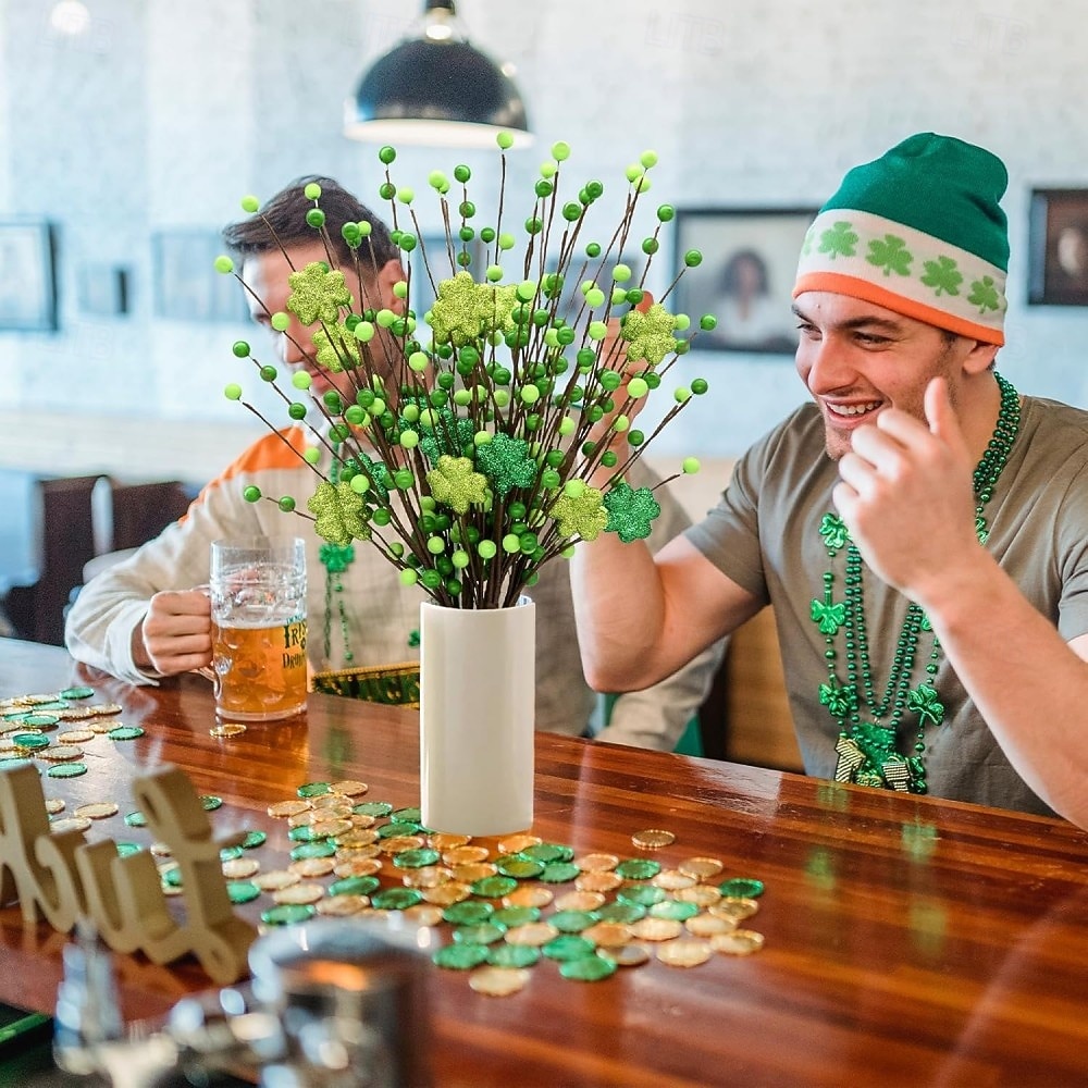 חבילה של 6 גבעולי פירות יער תלתן ליום פטריק הקדוש, מקלות תלתן מלאכותיים לקישוט, גבעולי פירות יער איריים ירוקים לקישוטי שולחן מרכזיים, סידורי פרחים ויצירות "עשה זאת בעצמך" 2026 - $28.99 –P6