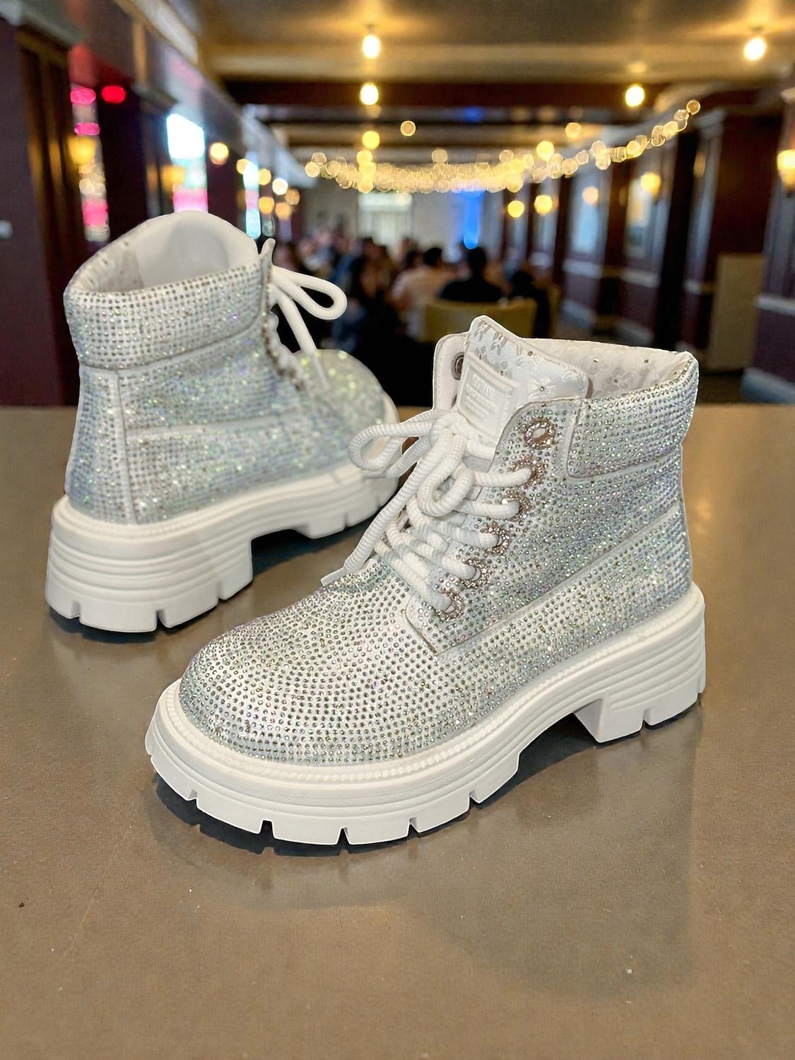 stivaletti allacciati con glitter da donna - stivali da combattimento con plateau e strass scintillanti, stile trendy per la vita notturna, per feste e club &abiti da sera del 2026 a $59.99 –P4