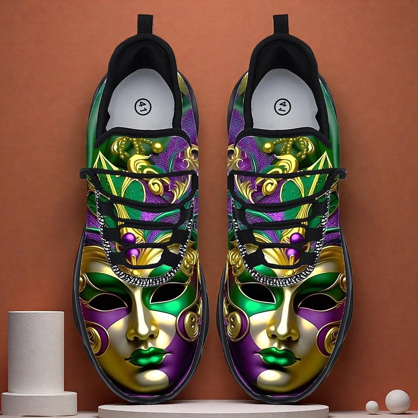 2026年 男性用マルディグラ鮮やかなカーニバルスニーカー、マスクとコンフェッティデザイン – 明るくて快適なフットウェア、パレード、パーティー、フェスティバルに最適  コレクション – $42.99 –P1