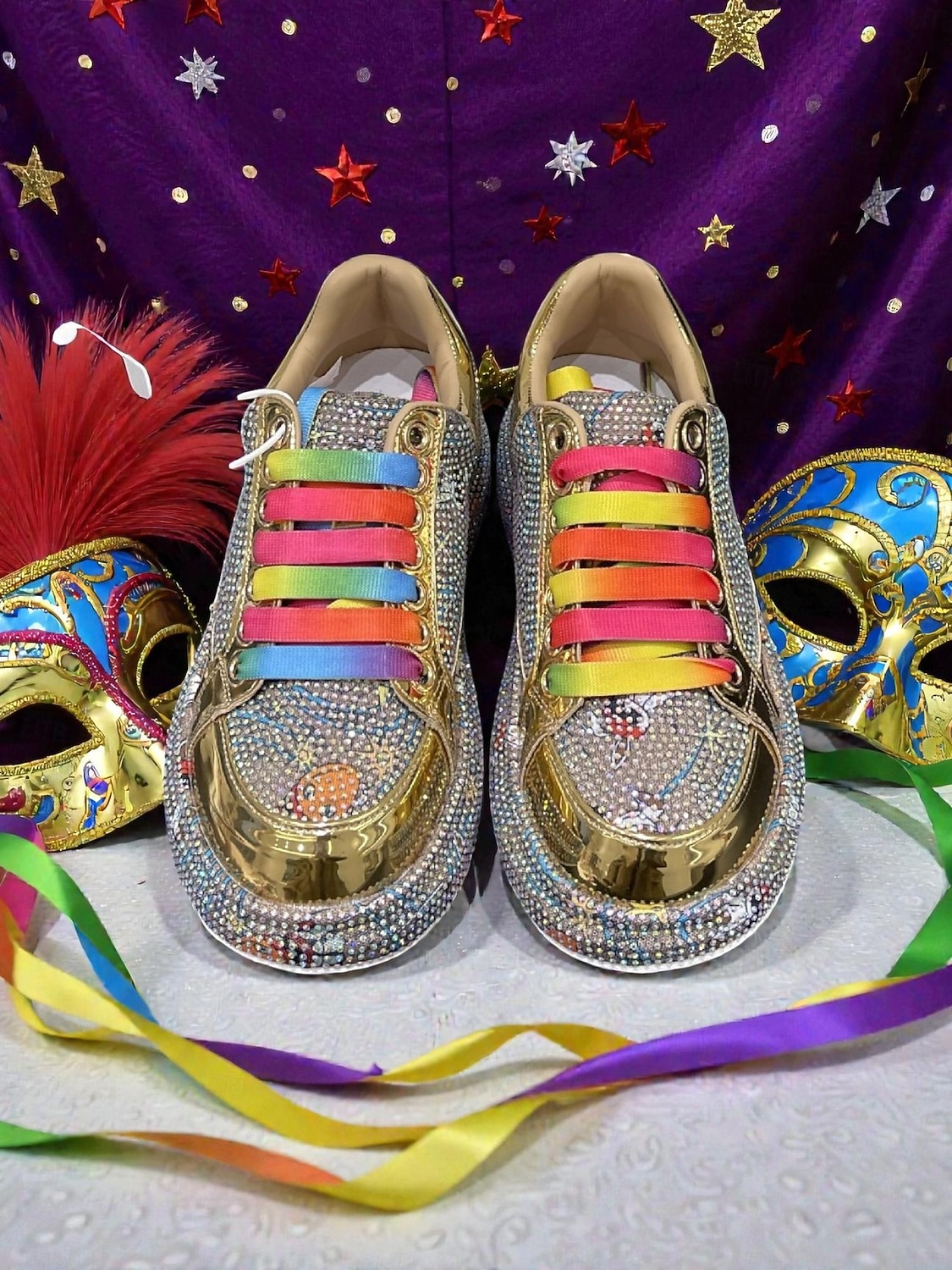 Naisten Mardi Gras sateenkaari rhinestone-lenkkarit metallinhohtoisilla kultaisilla yksityiskohdilla – Rohkeat ja kimaltelevat täydelliset karnevaaleihin naamiaisjuhliin festivaaleille ja katutyylille 2026 - $79.99 –P3