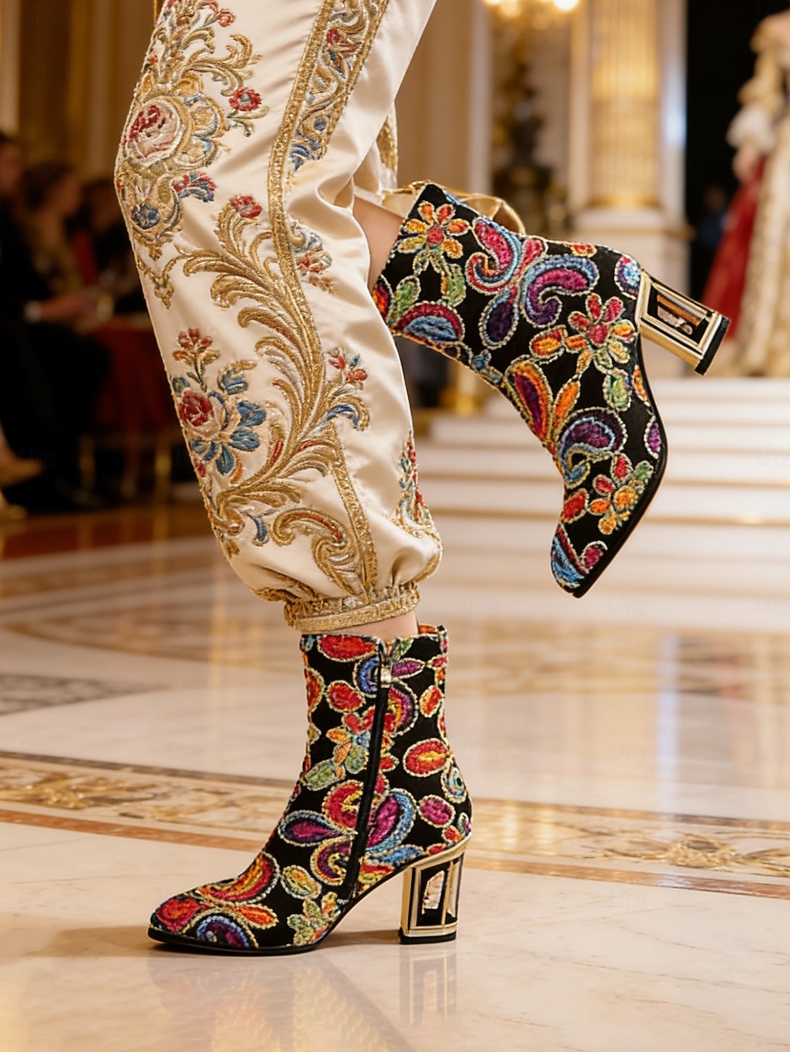 Kobiece botki z cekinami i haftem – Kolorowe krótkie buty barokowe w stylu karnawałowym na imprezy festiwale i bal maskowy 2026 - $84.99 –P5