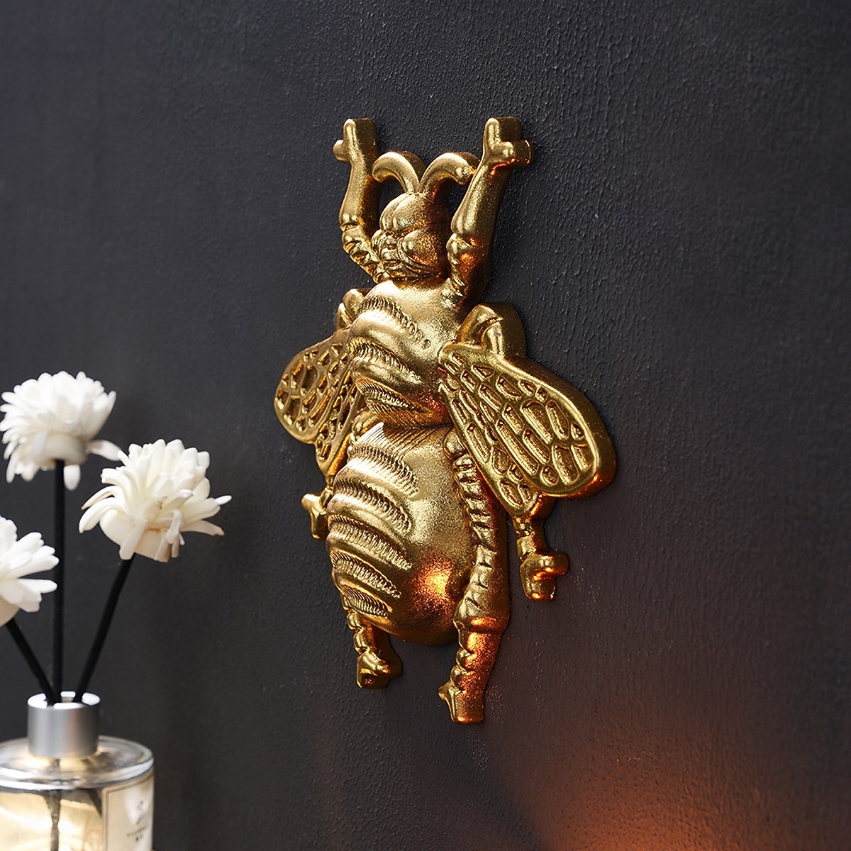 Wanddecoratie van een vliegende bij van hars, een uniek hangend ornament met insectenthema, perfect voor feestdecoratie, kamerdecoratie, woonaccessoires en wanddecoratie met een natuurlijke 2026 - $21.99 –P14
