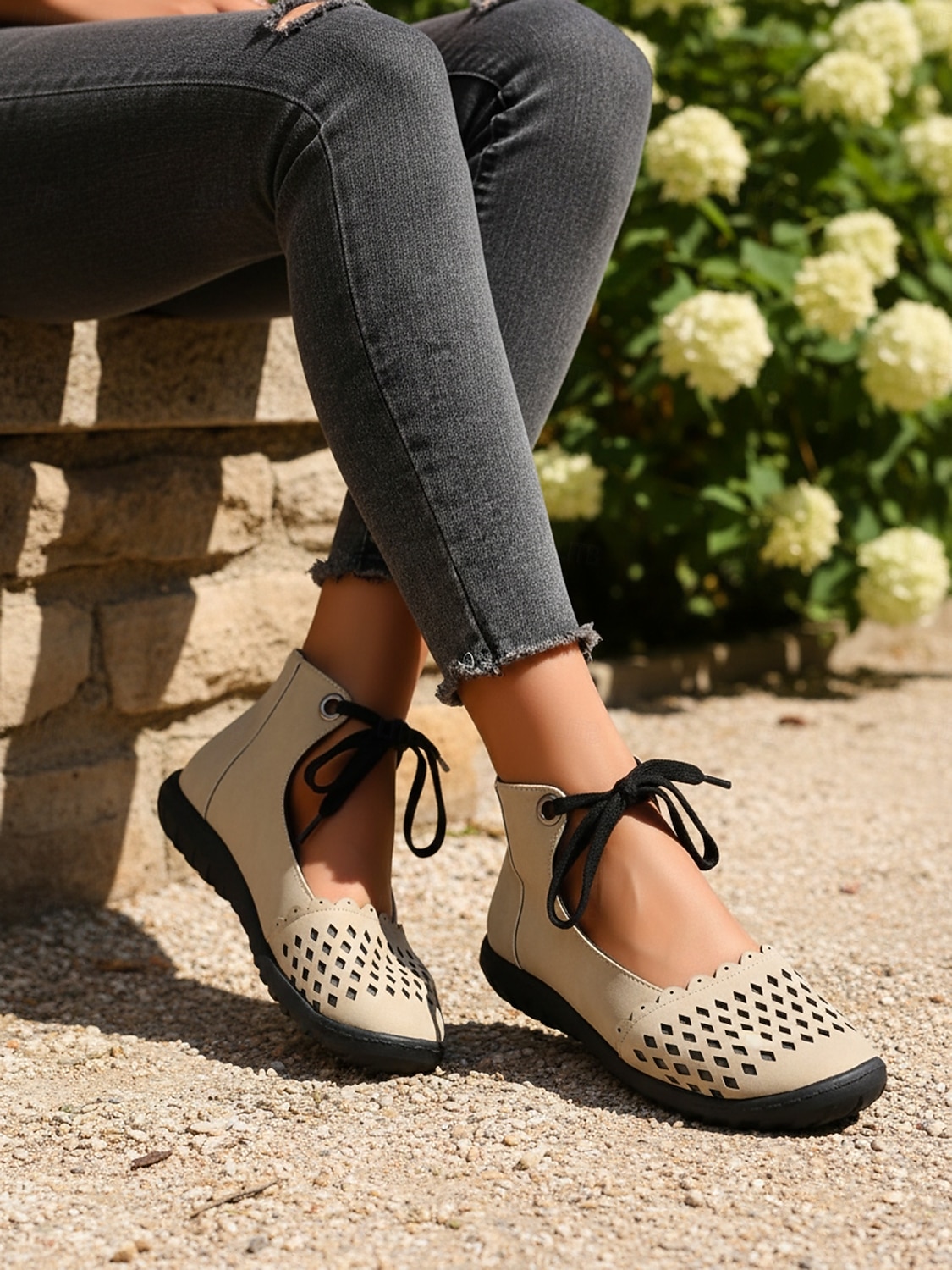 Women's Beige Perforated Lace-Up Comfort Shoes, Breathable Design, Flexible Non-Slip Sole for Walking, Travel and Everyday Casual Use 2026 - $24.99 –P5