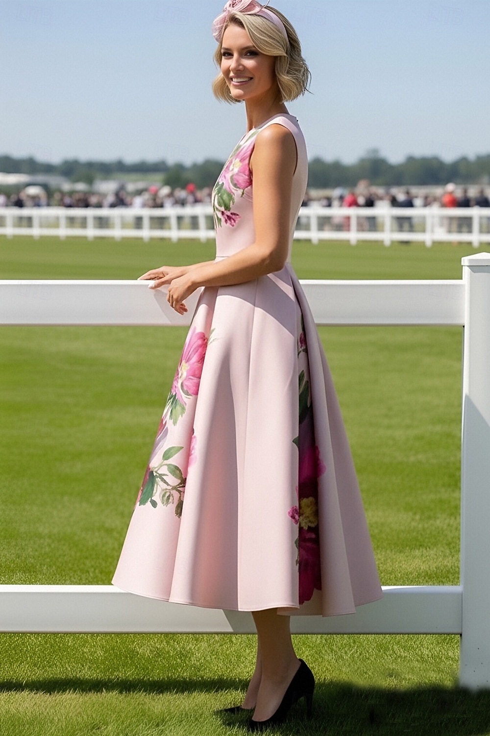Linea ad A Lunghezza Tè Abito Derby Abito da cerimonia per signora Senza Maniche Scollo a V Elegante Vintage Derby del Kentucky Raso con Fiore Stampa del 2026 a $183.99 –P3