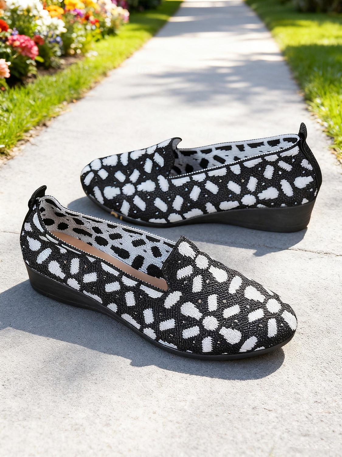 Γυναικεία μαύρα μοκασίνια με σχέδιο λουλουδιών - άνετα, casual φλατ παπούτσια με ανάγλυφο σχέδιο, ιδανικά για καθημερινές δουλειές, εξόδους στο brunch, βόλτες στον κήπο και casual εμφανίσεις στο γραφείο. 2026 - $24.99 –P2