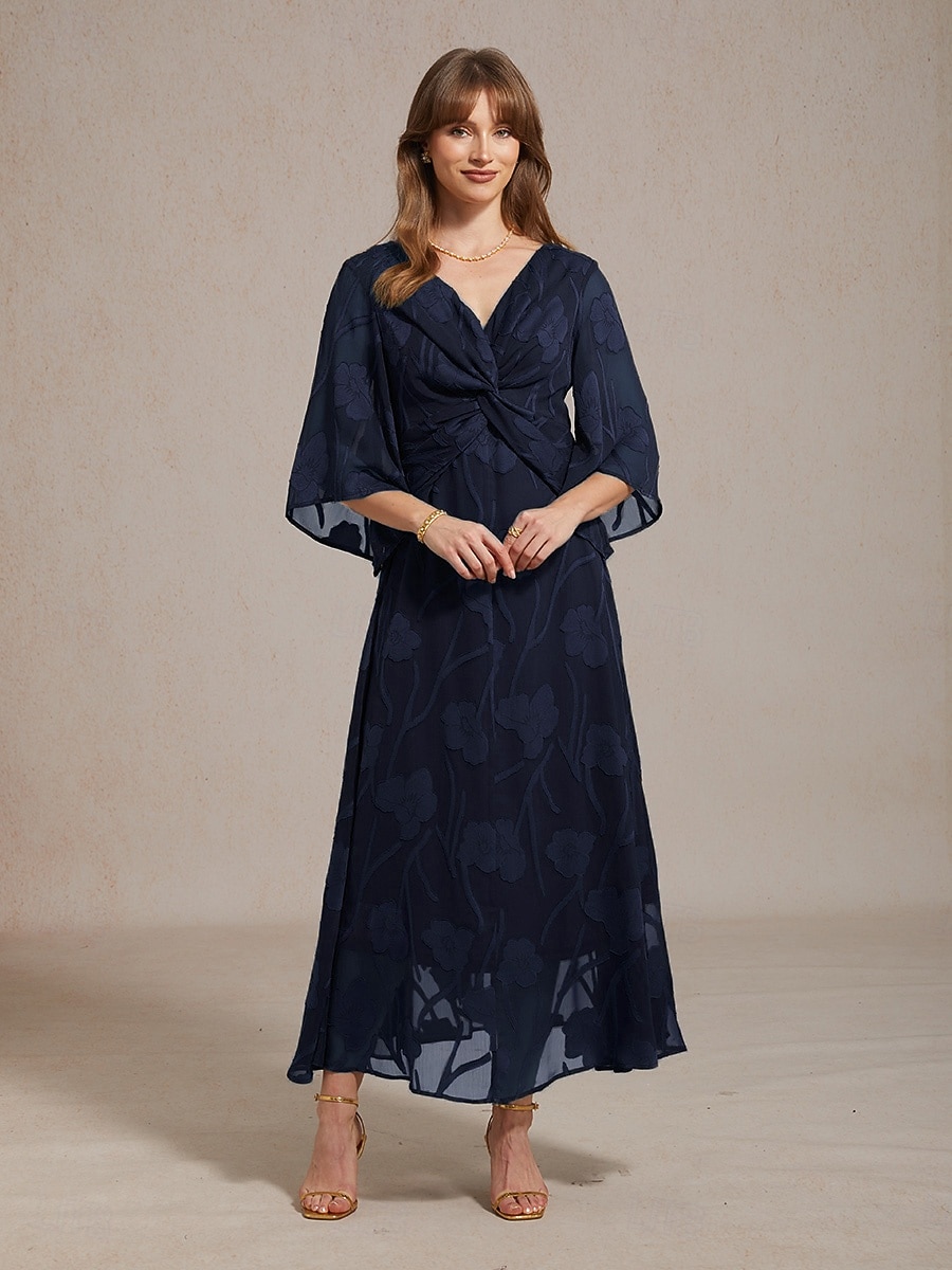Femmes Robe maxi Robe en Chiffon Élégant Quotidien Vacances robe demoiselle d honneur À lacets Fleuri Manche 3/4 Col en V bleu marine de 2026 ? SGD S$124.82 –P5