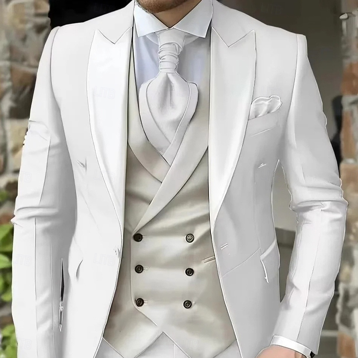 A bărbaților Smoking Costume de petrecere Nunta pe plaja Nuntă de primăvară Alb Vișiniu Primavara vara Costum Lapel cu vârf Modă Petrecere Peteci Fit adaptat Set 3 piese Un singur rând, un nasture 2026 - $139.99 –P5