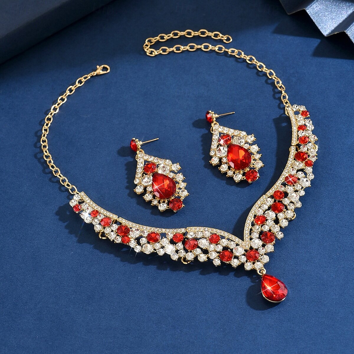 Rotes Kristall-Halsketten-, Ohrring- und Armband-Set für Damen, goldfarbener Strass-Statement-Schmuck, eleganter Glamour-Stil für Partys &Abendveranstaltungen 2026 - $14.99 –P2