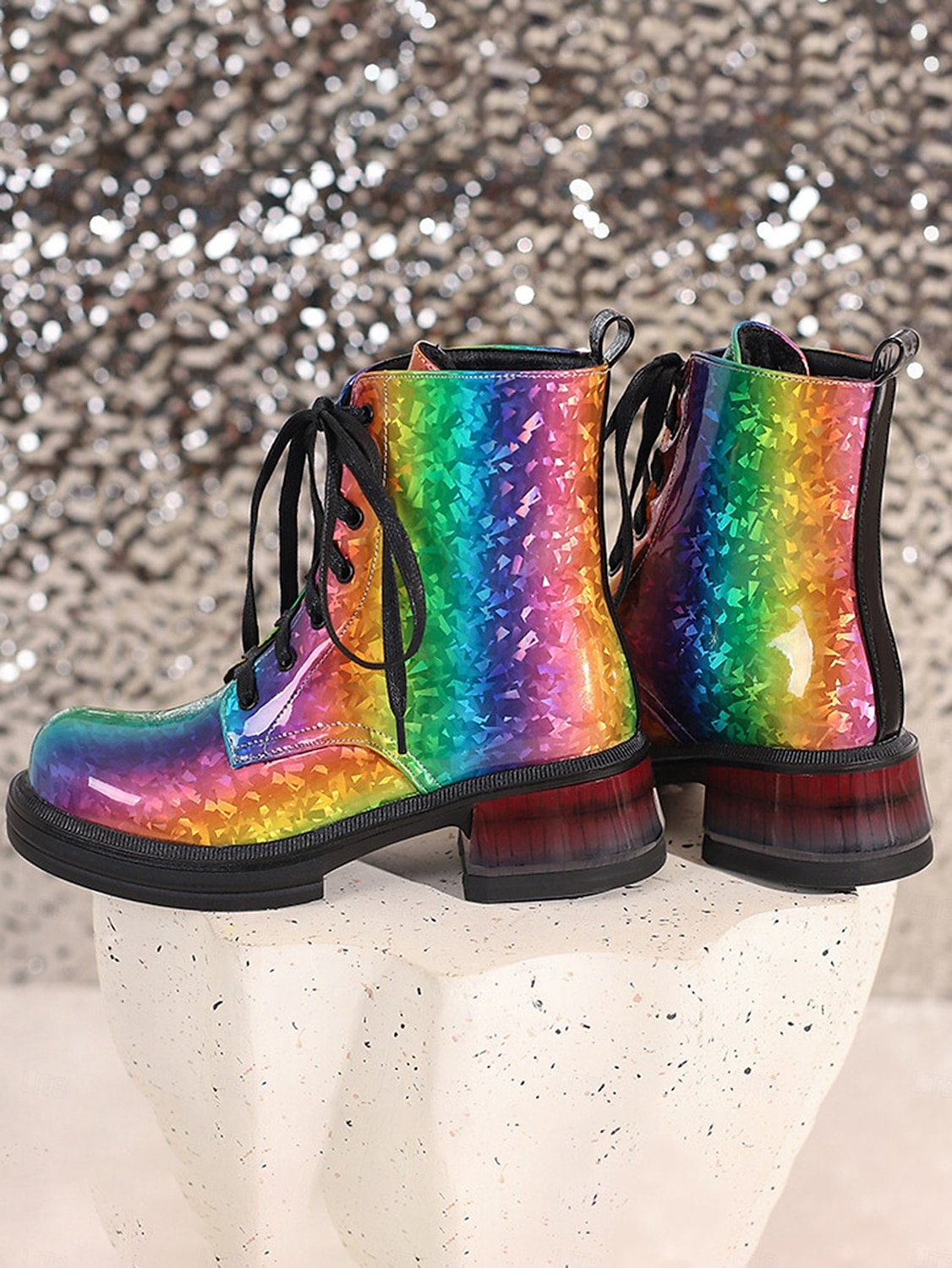 Kvinnelige Mardi Gras regnbue snøres korte støvler - livlige festlige fottøy fargerik festivalstil komfortable blokkhæl støvler kostymer og feiringer 2026 - $64.99 –P5