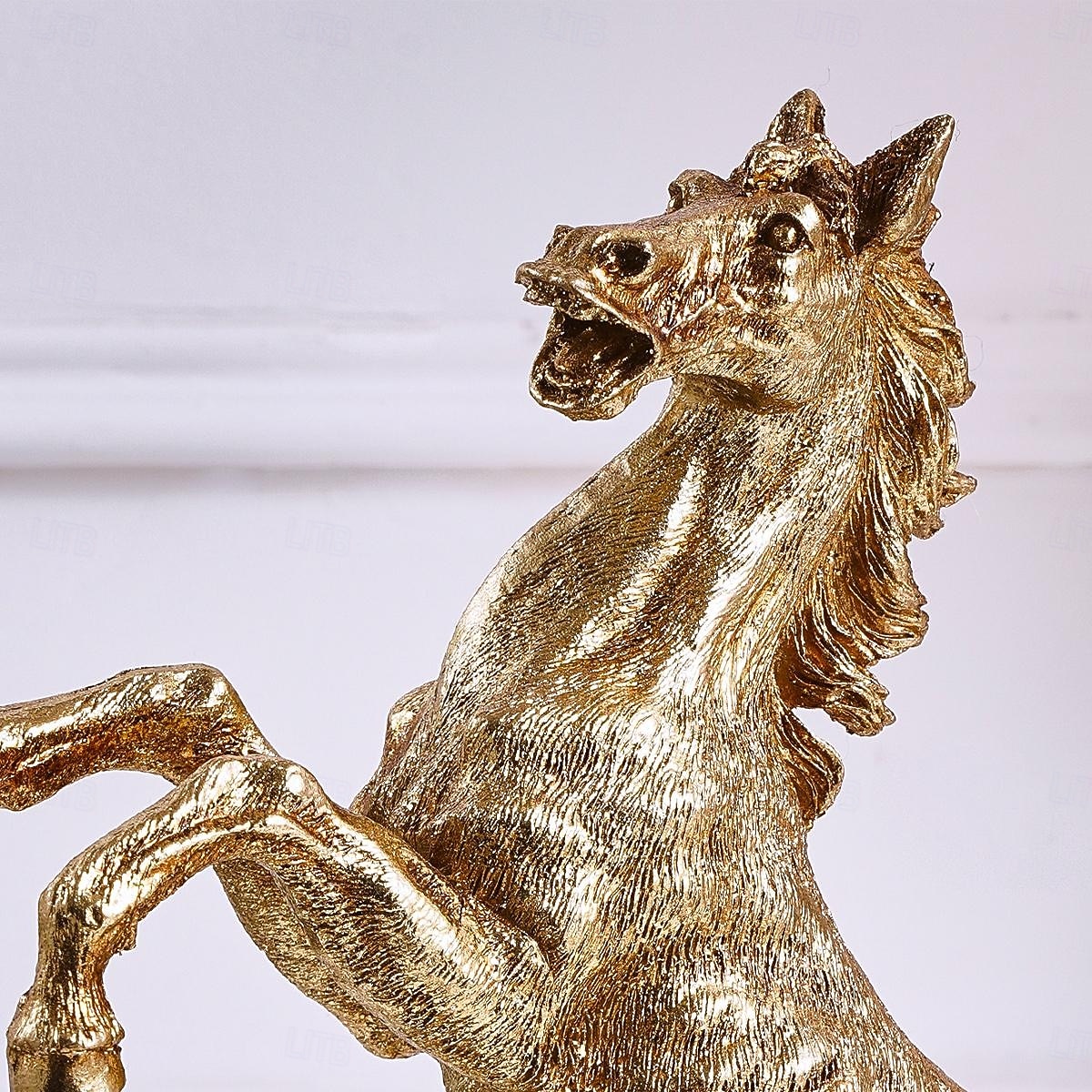 gyllen hoppende hest i harpiks, håndmalt skrivebordspynt, hjemmedekorasjon av månenyttår, festdekorasjon, hestestatue som gave til festlig feiring 2026 - $32.99 –P9