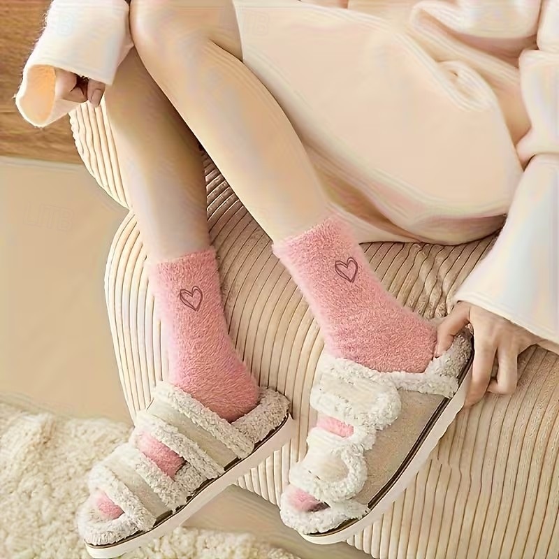 5 perechi de sosete din fleece coralin femei – sosete calde groase până la jumătatea gambei pentru iarnă cu broderie în formă de inimă sosete confortabile pentru acasă alegere de cadou pentru vreme 2026 - $13.99 –P3