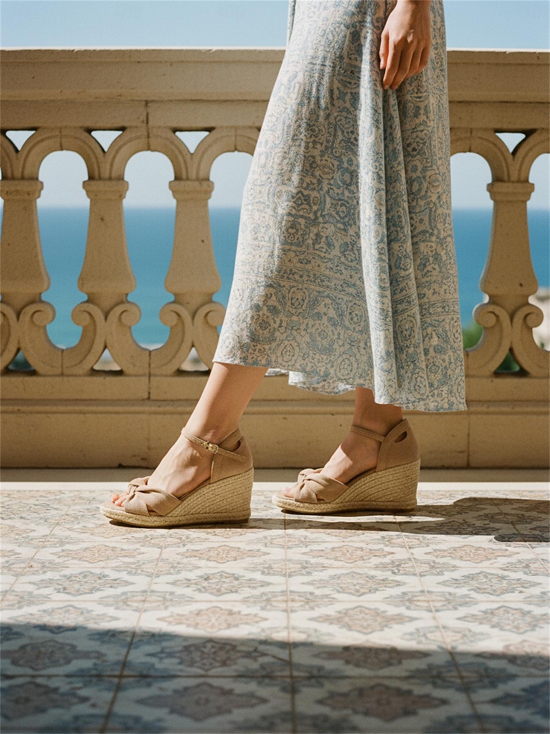 Sandales compensées espadrilles bohèmes beiges pour femme avec détail nœud – des chaussures confortables et élégantes pour les vacances d'été, les escapades à la plage et les sorties décontractées. de 2026 ? $54.99 –P3